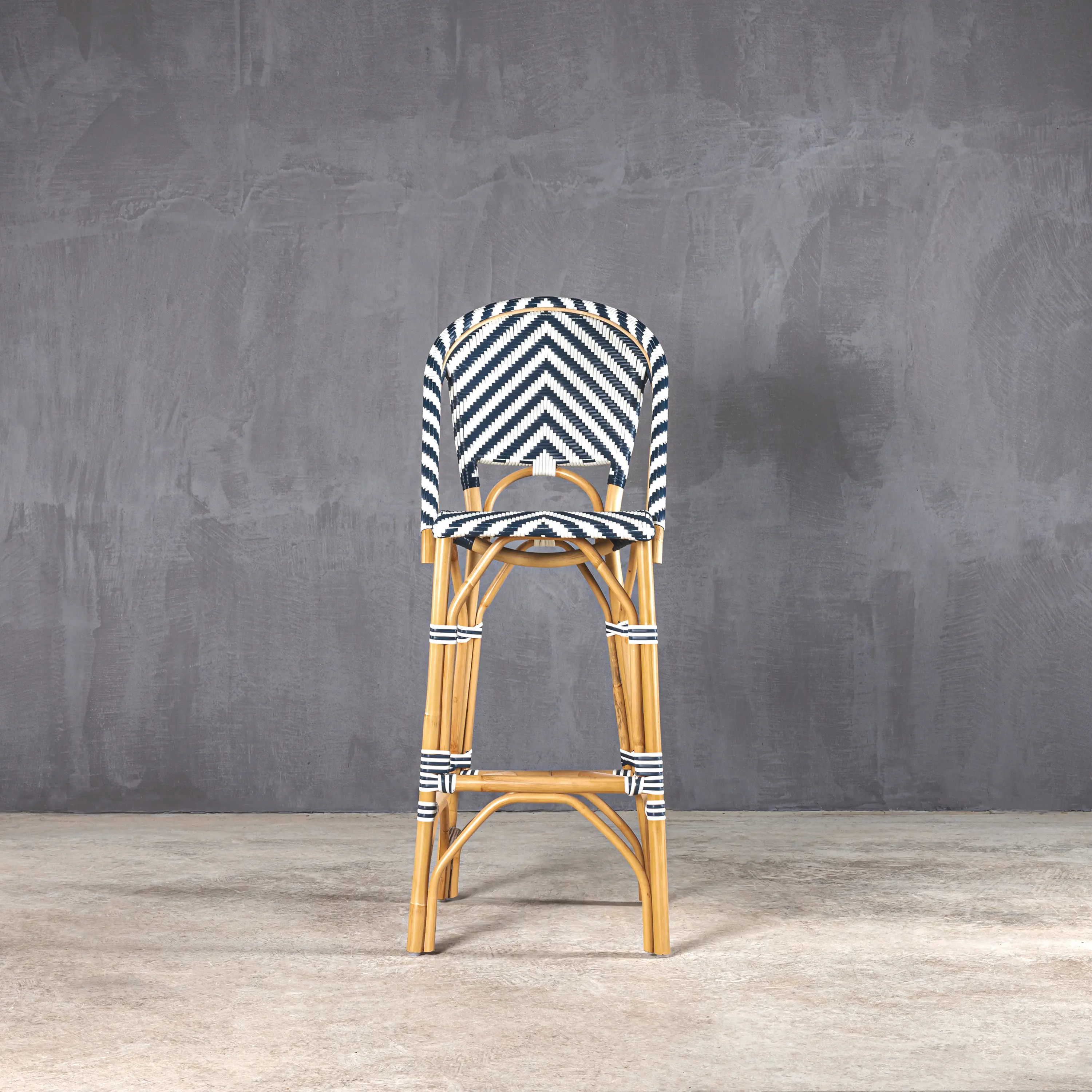 Set Collection - Kanso | Apollo 73 Barstool Black / White