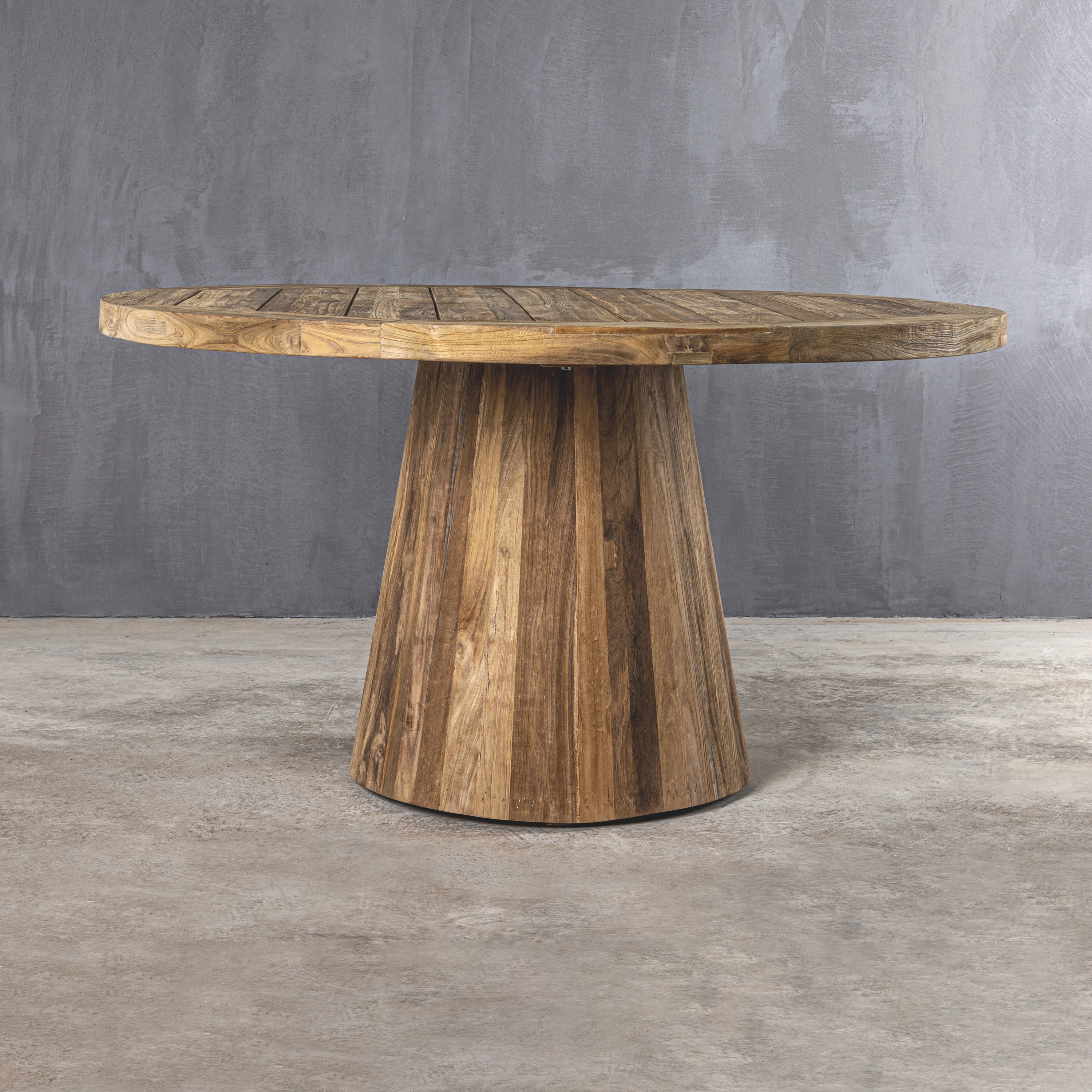 Afficher le produit Slow Reclaimed | Ikon 140 Dining Table Reclaimed Teak du fabricant Set Collection