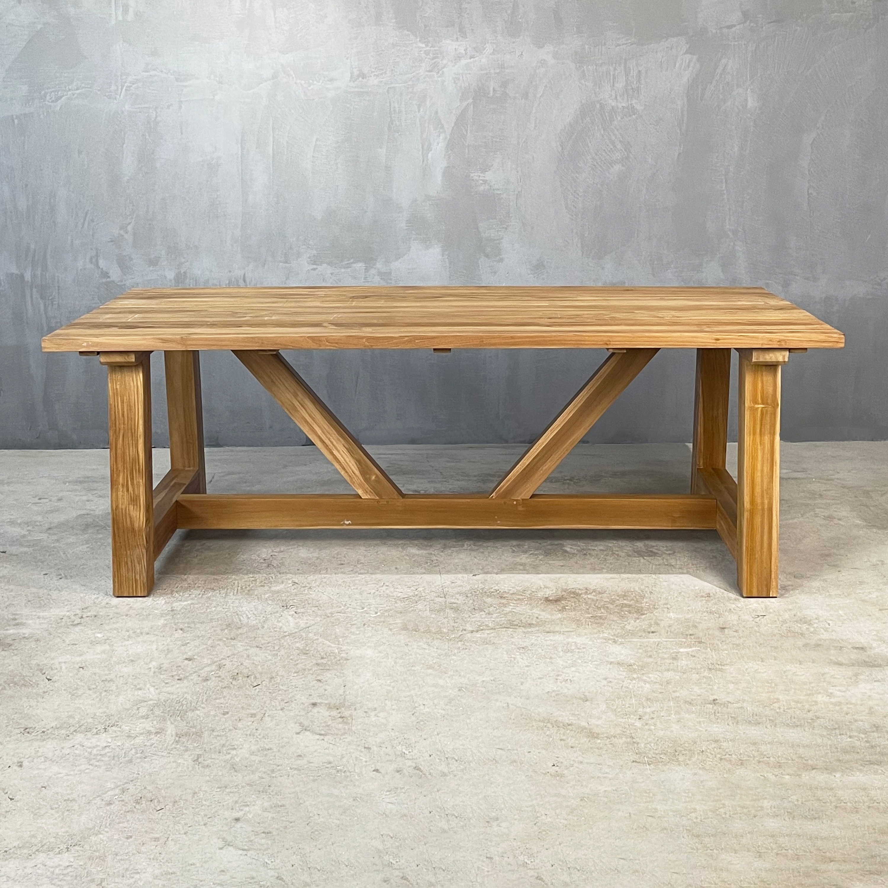 Mostra il prodotto Slow | Lincoln Table Brushed Teak Grade B' 220 del produttore Set Collection