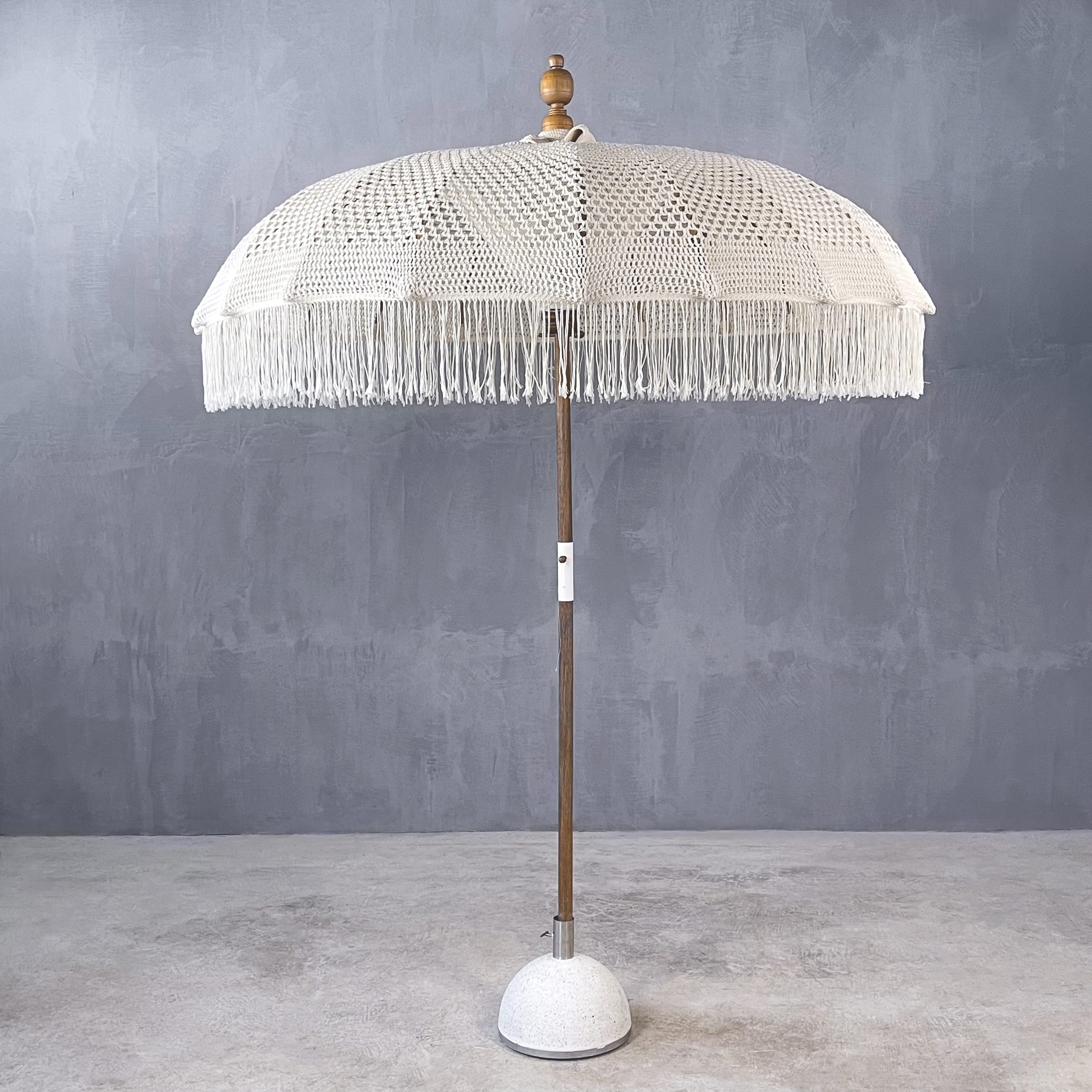 Mostra il prodotto Kanso | Balinese 185 Umbrella Teak Bamboo Macrame del produttore Set Collection