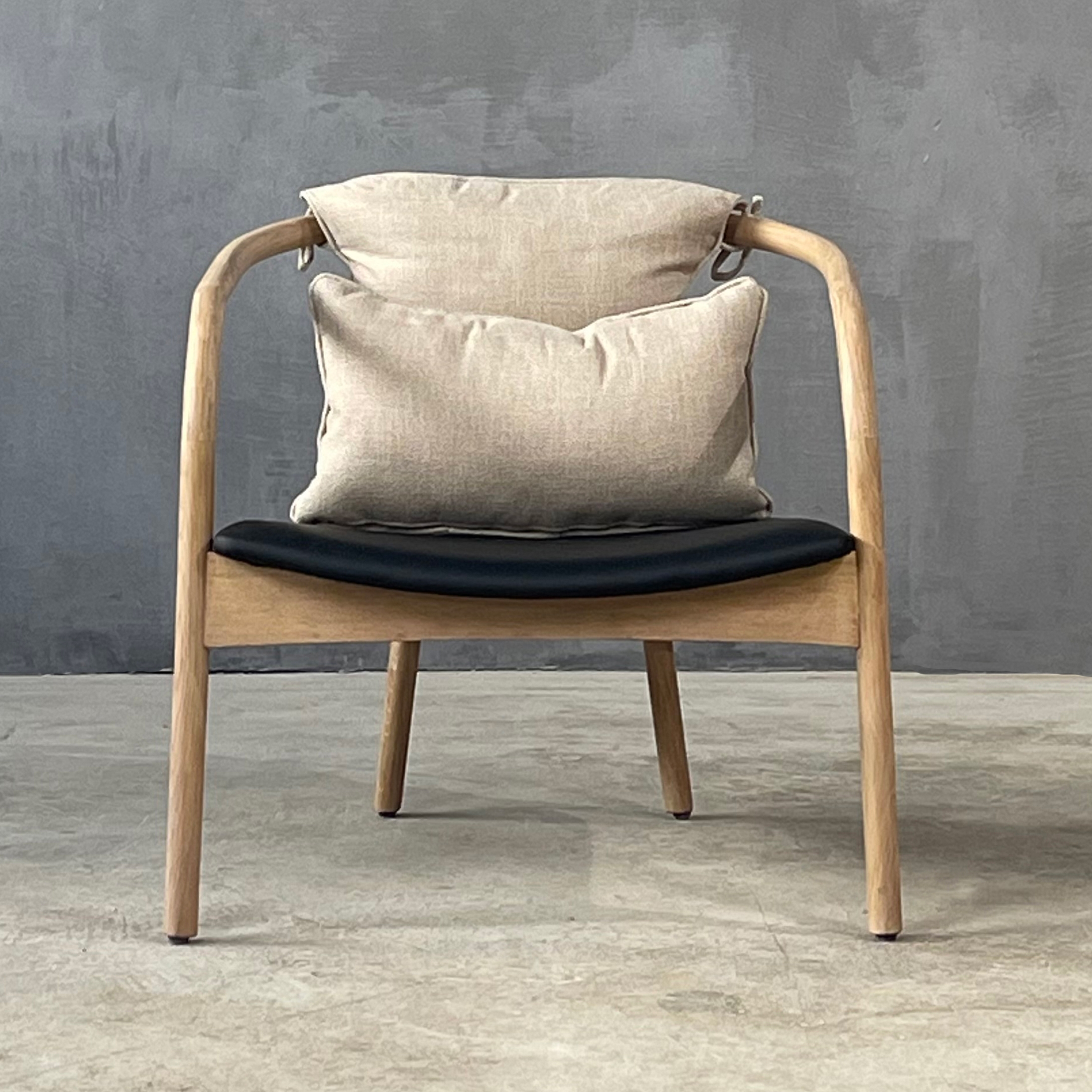 Display product Classics | The Tokyo Lounge Armchair Oak from manufacturer Set Collection