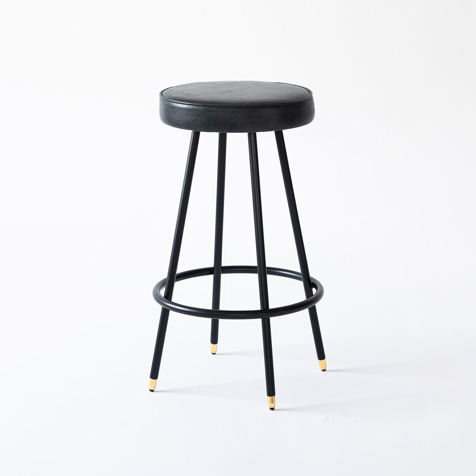 Afficher le produit Block | B Round Stool du fabricant Topos Workshop