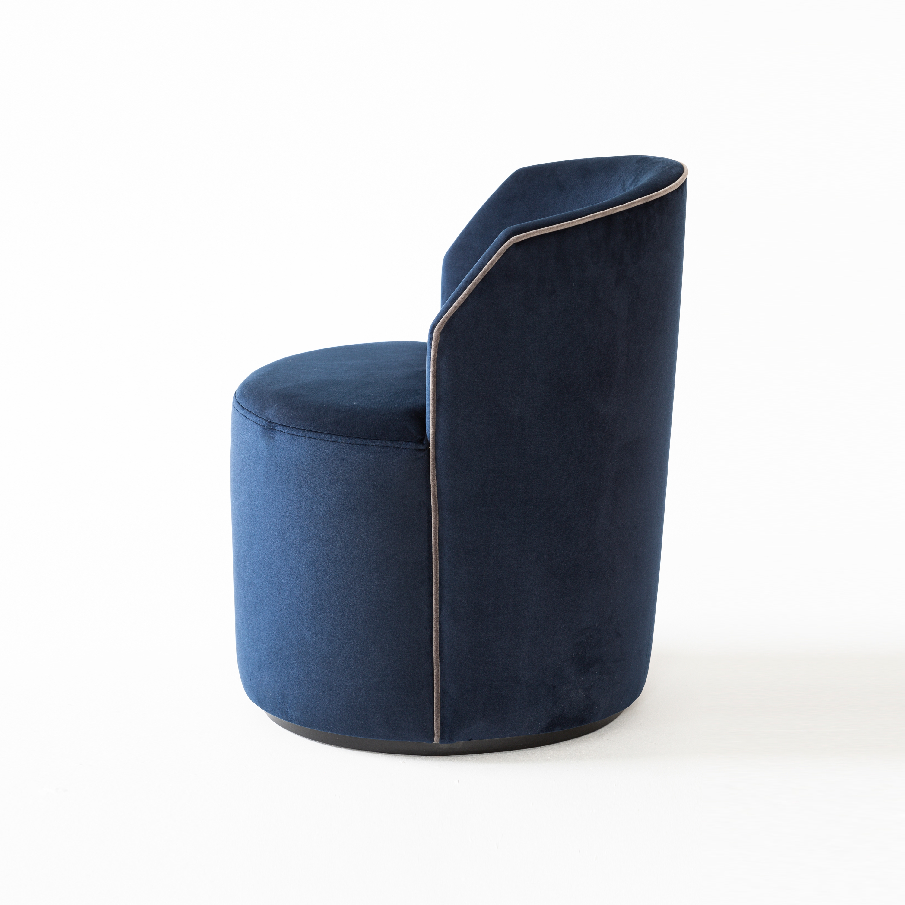 Mostra il prodotto Bow | Lounge Chair del produttore Topos Workshop