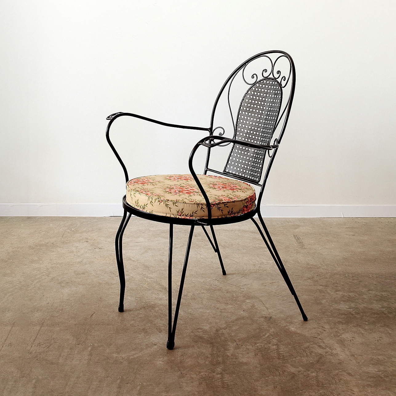 Afficher le produit Camellia | Outdoor Chair du fabricant Topos Workshop