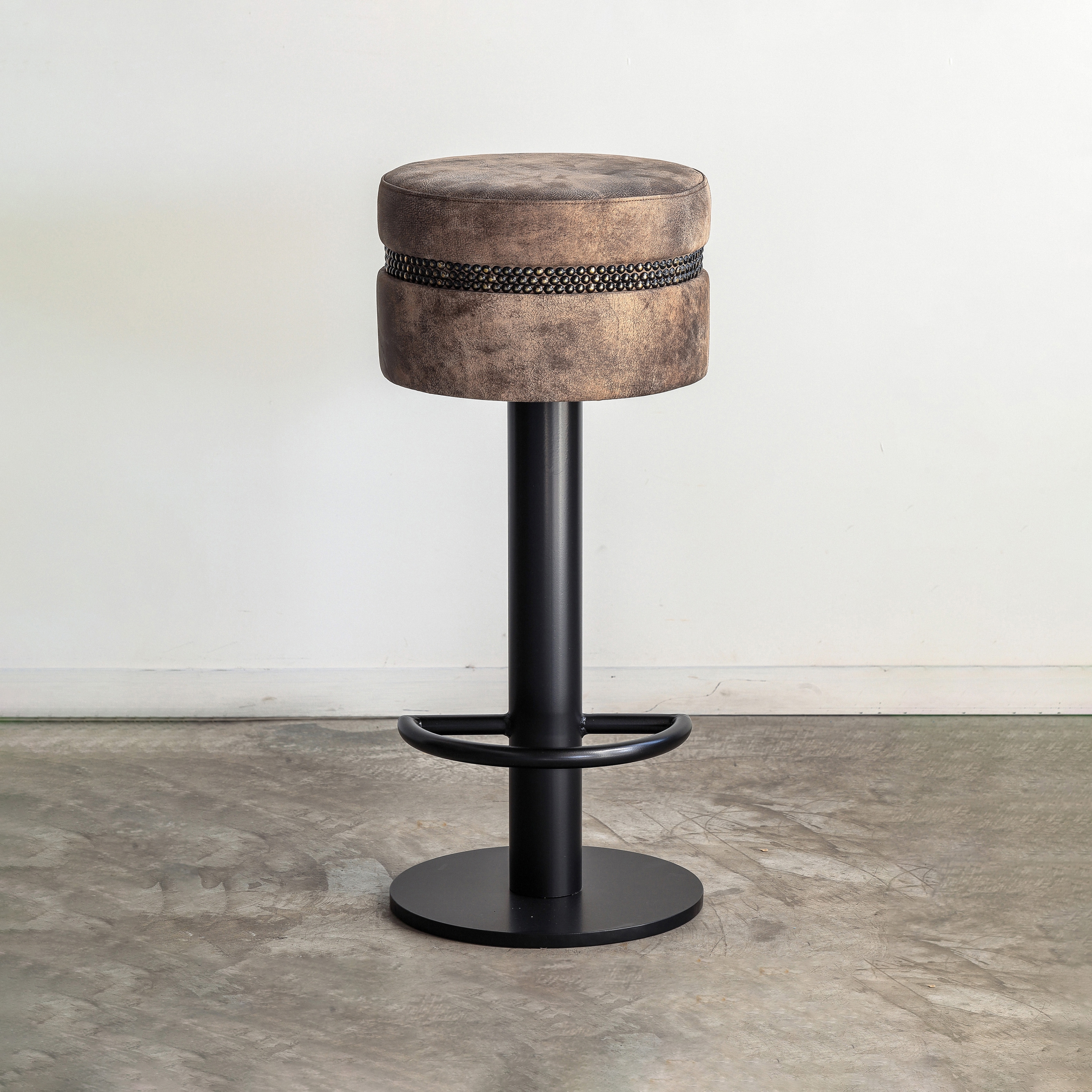 Robust | Stool