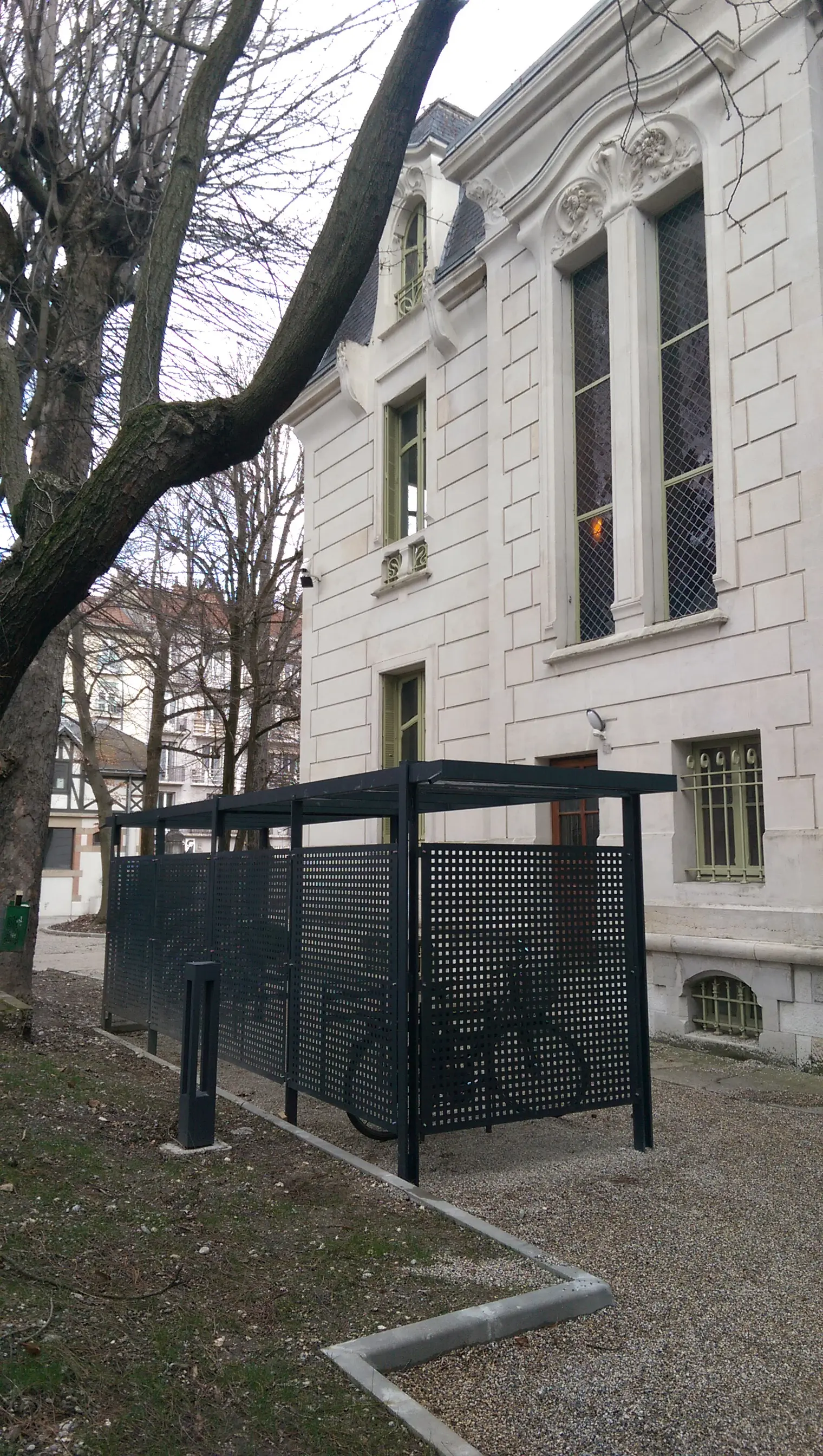 Euroform W - Bus | Vela Überdachung