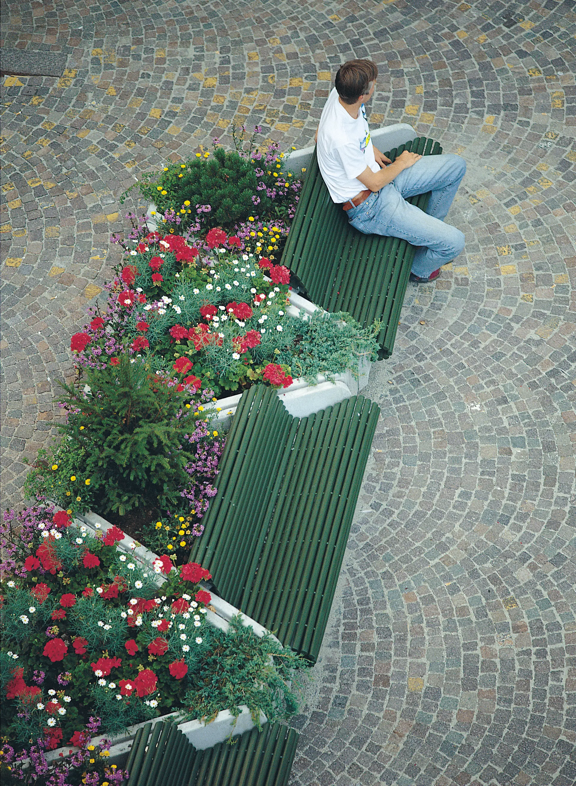 Euroform W - Pyramid planter