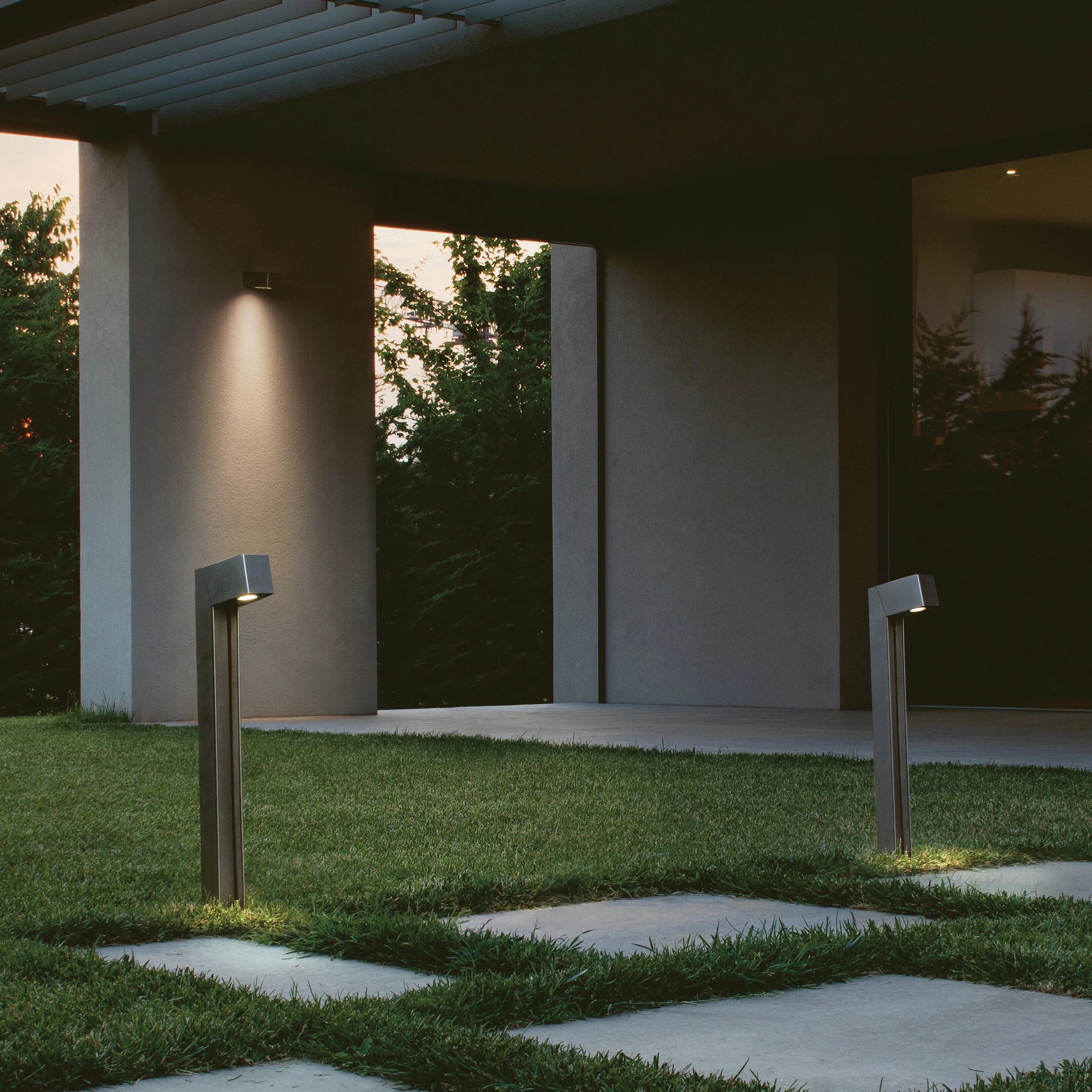 BOLLARD