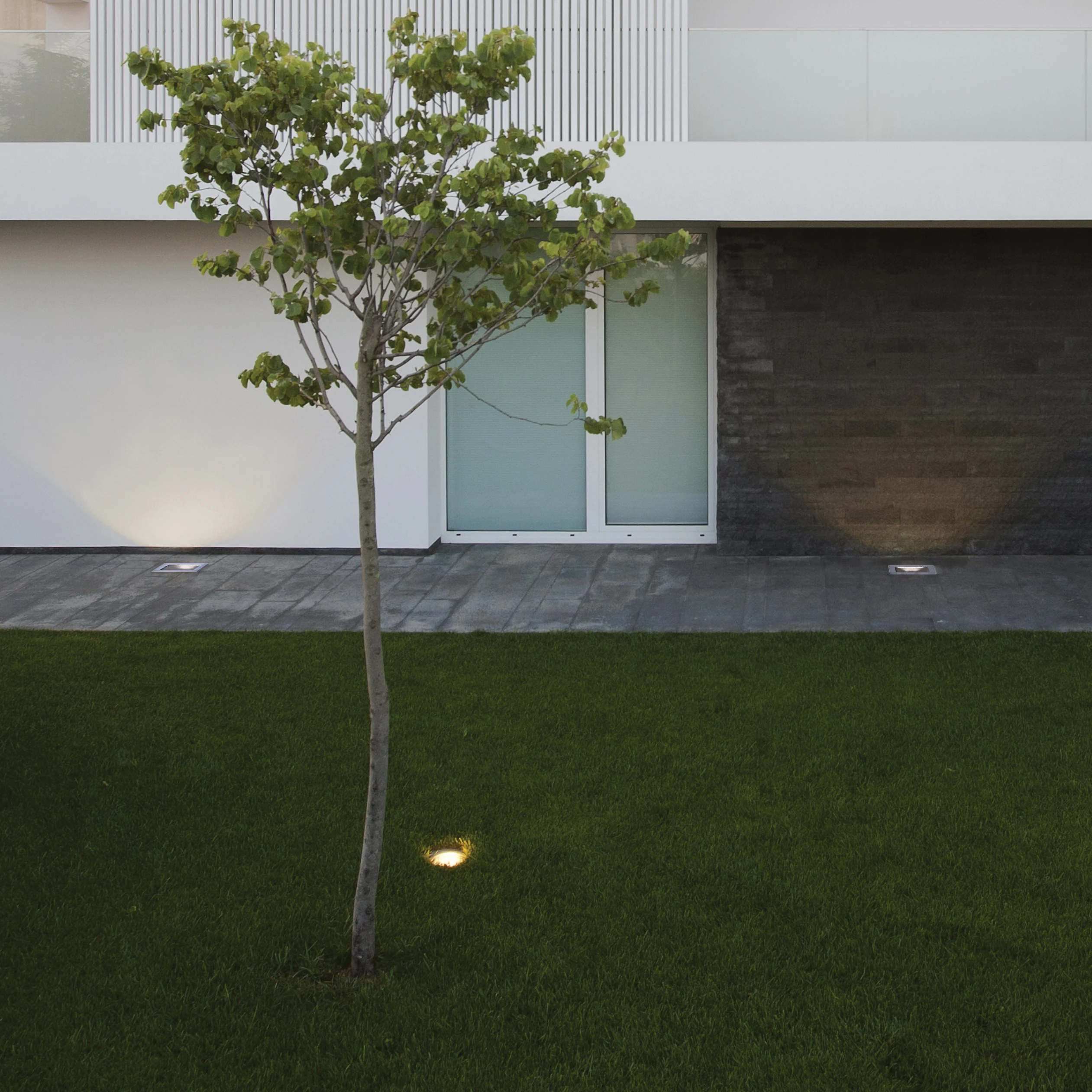 IN GROUD RECESSED