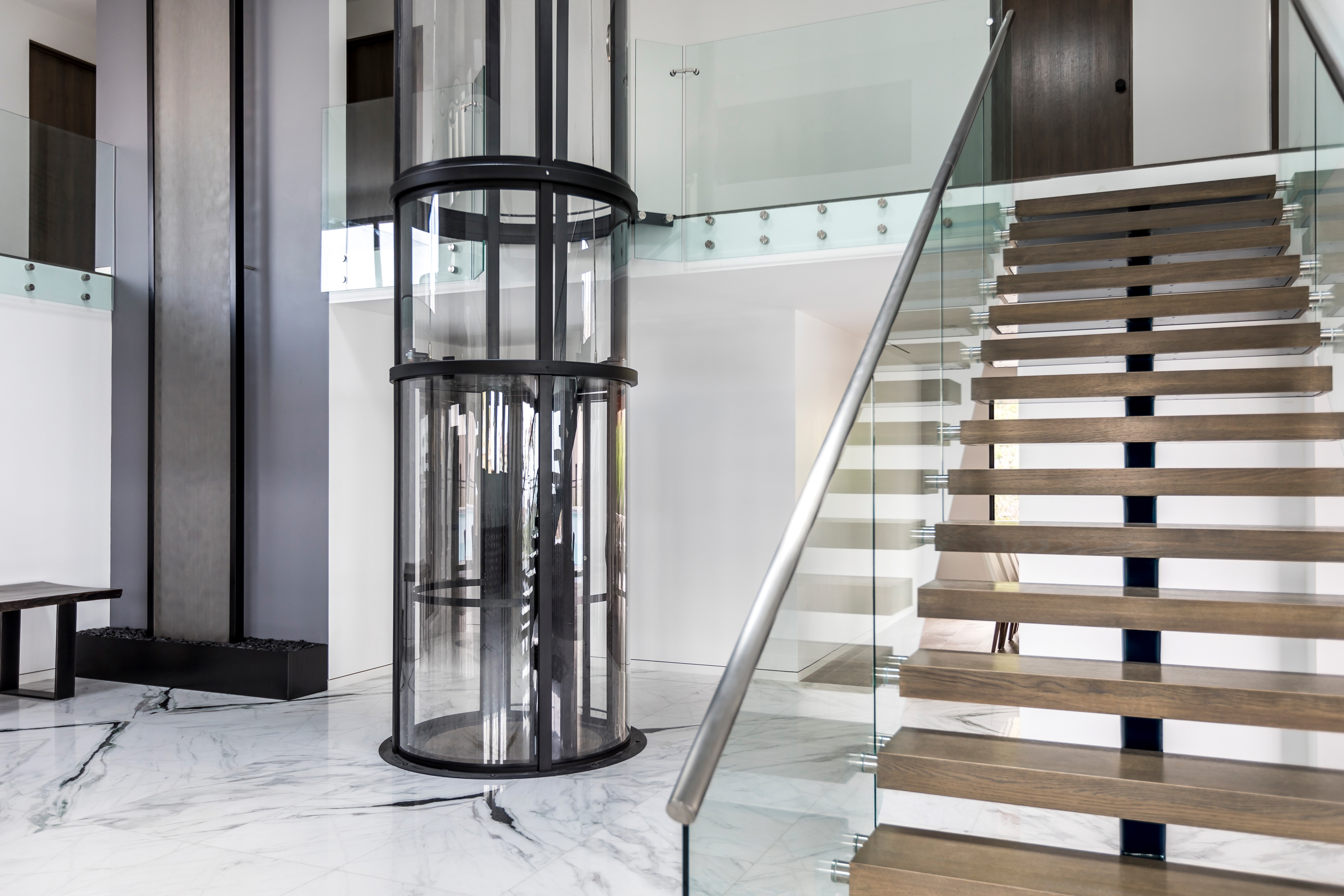 Mostra il prodotto Vuelift® Round+ Glass del produttore Savaria