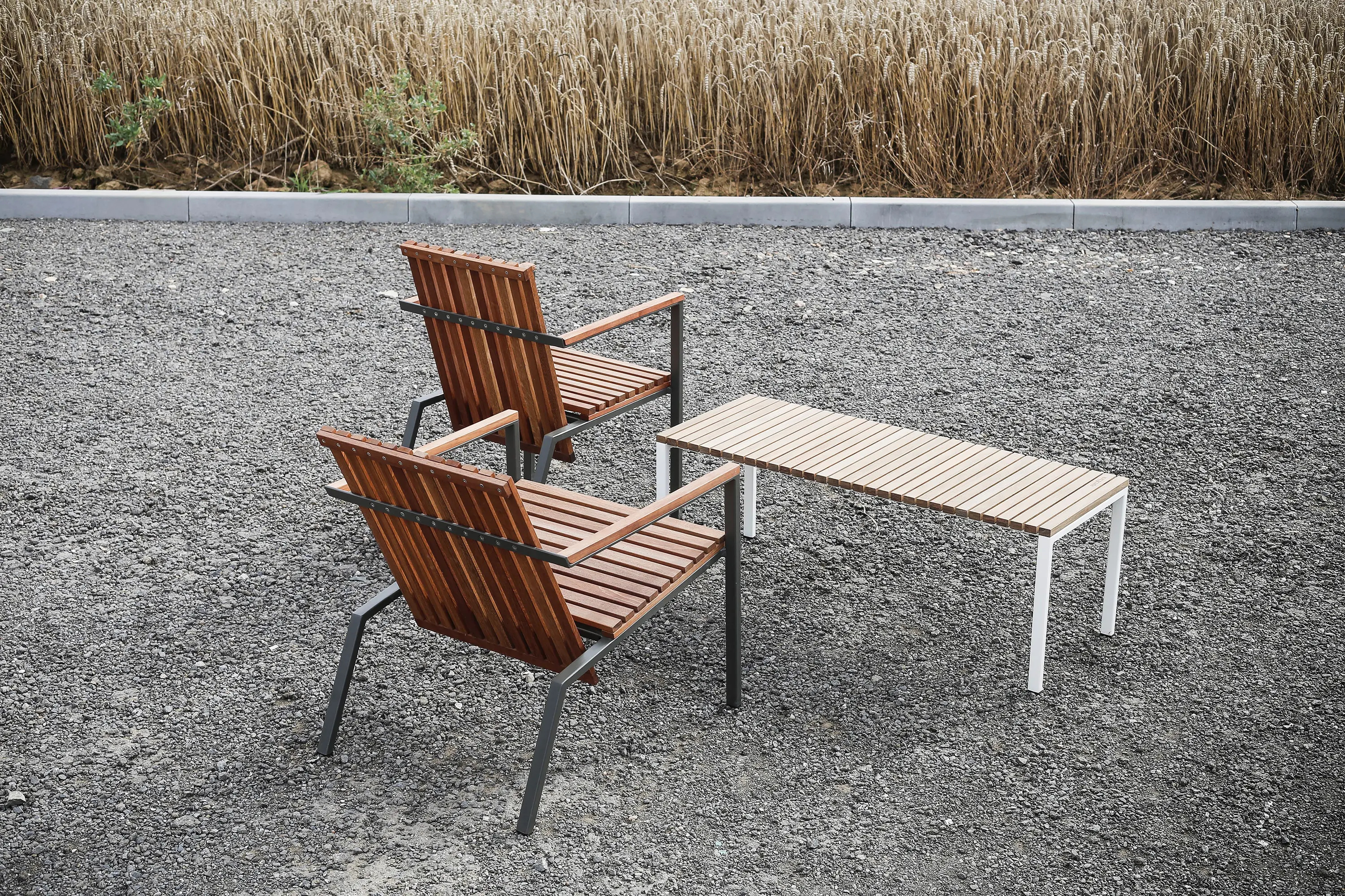 Egoé - Axis Long Low Table