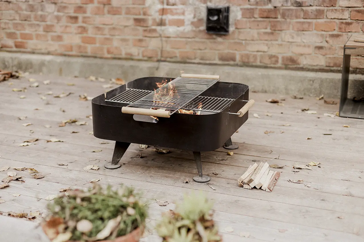 Egoé - Square firepit Back to fire