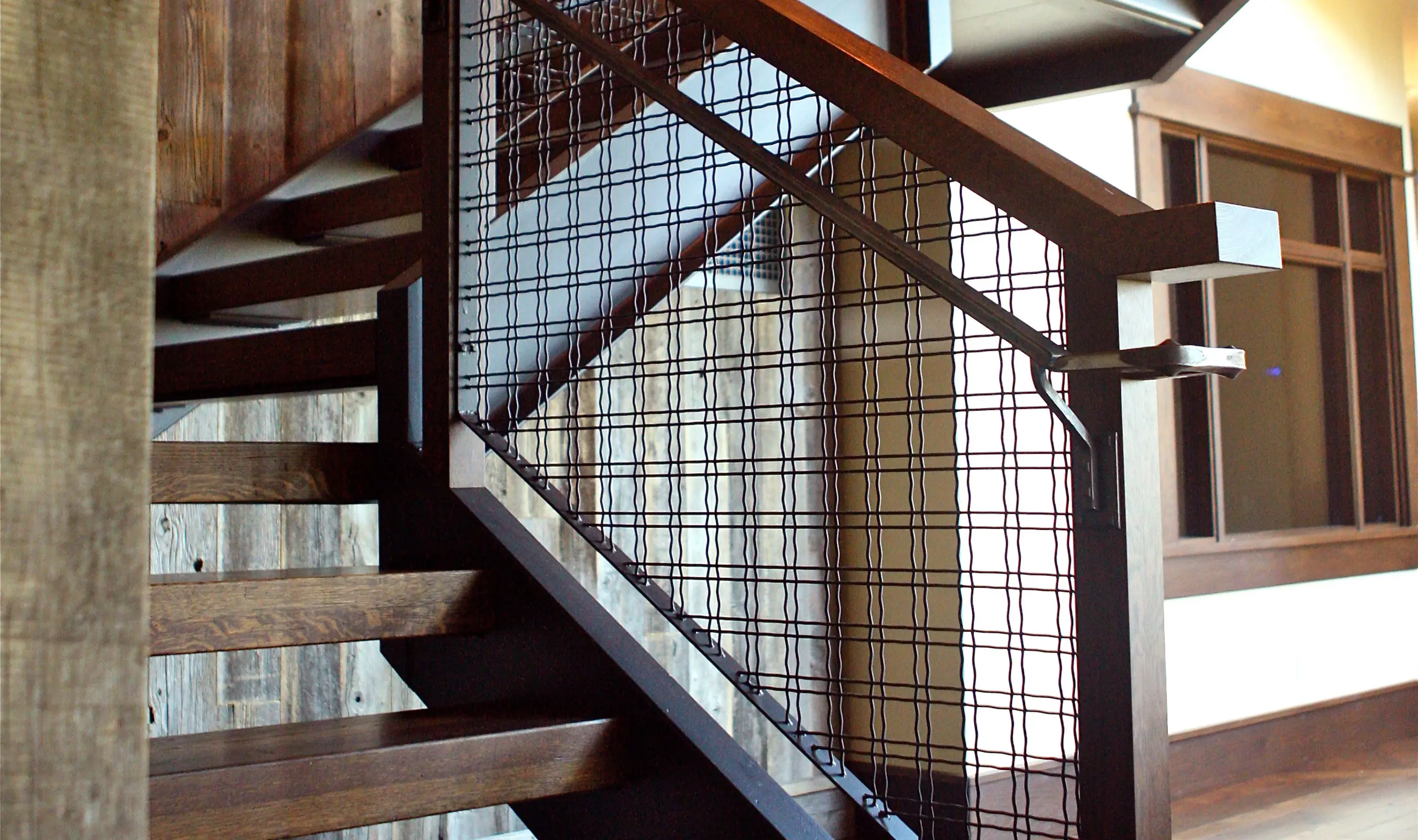 Banker Wire - Large M22-8