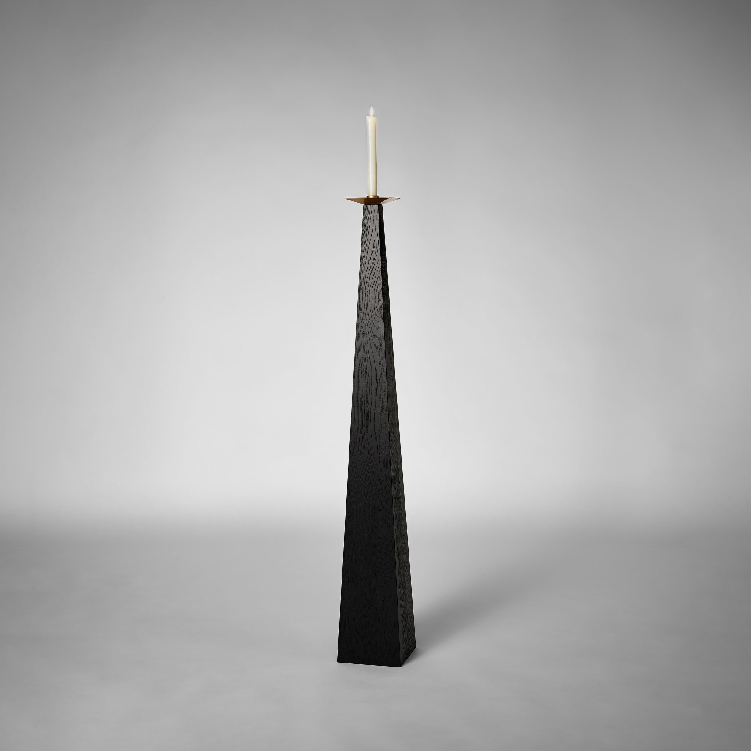 Produkt Taes Candle Holder des Herstellers MOKKO anzeigen