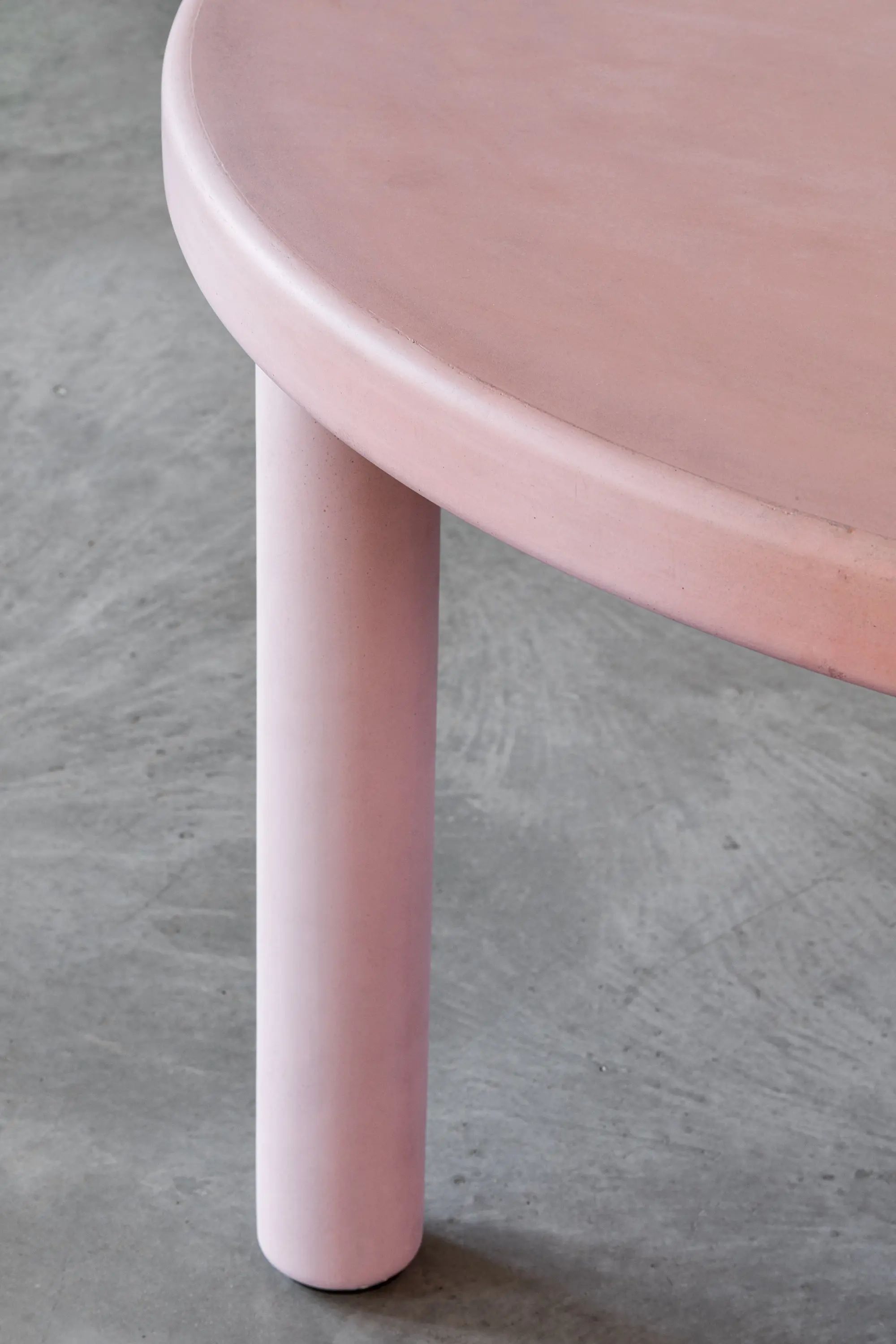 Forma & Cemento - Flipper Circular Dining Table