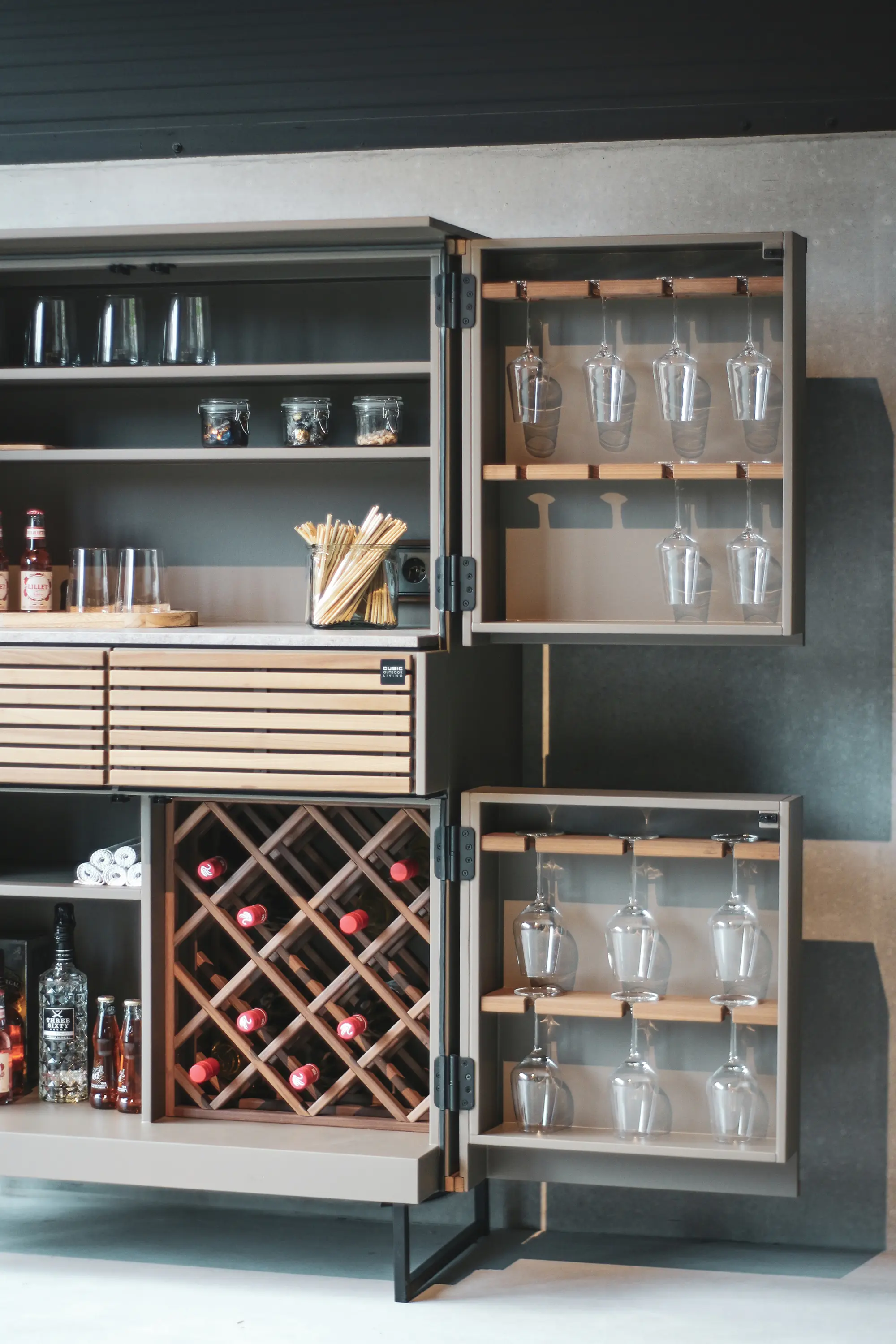 Cubic Outdoor Living GmbH - Bar In A Cupboard