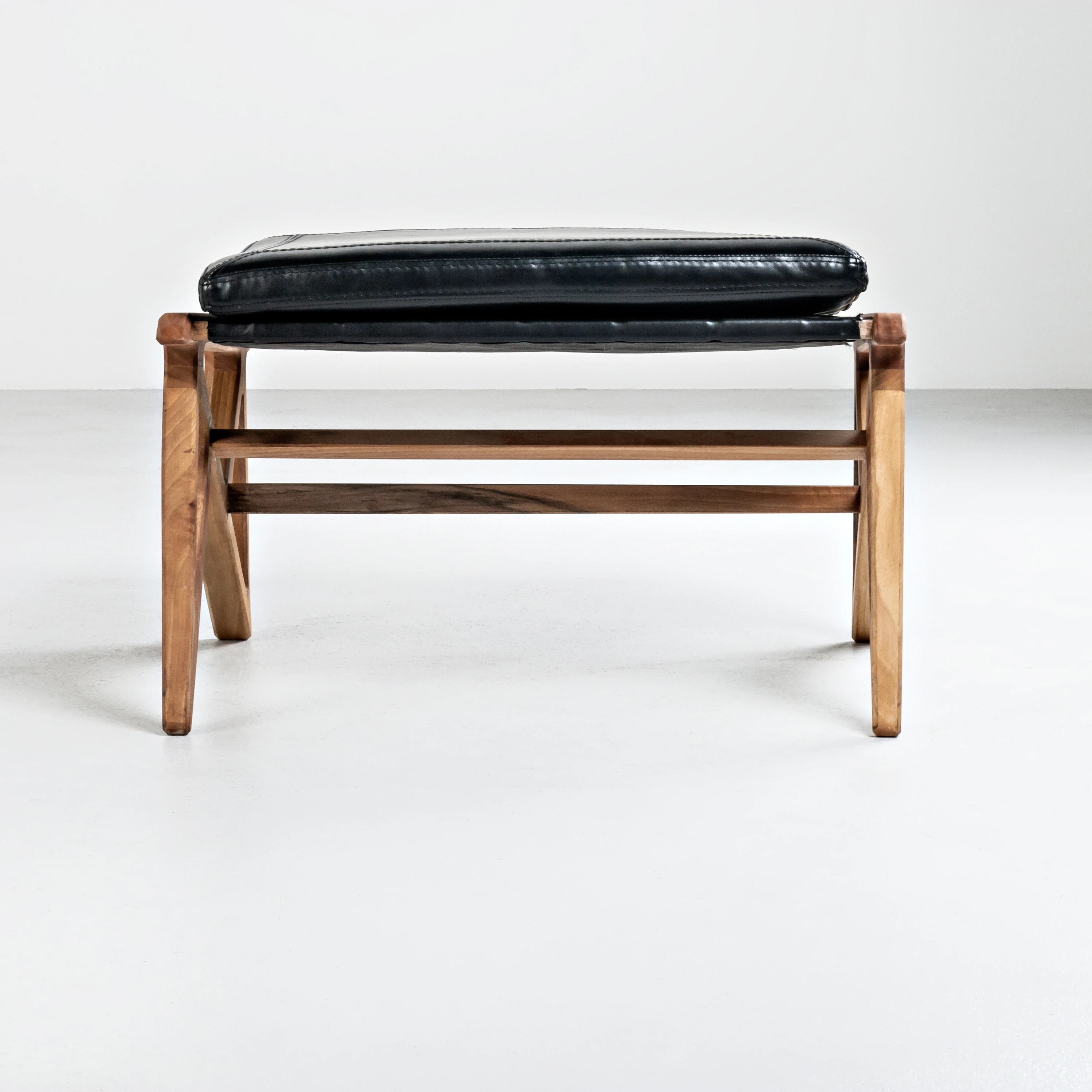 Footrest stools