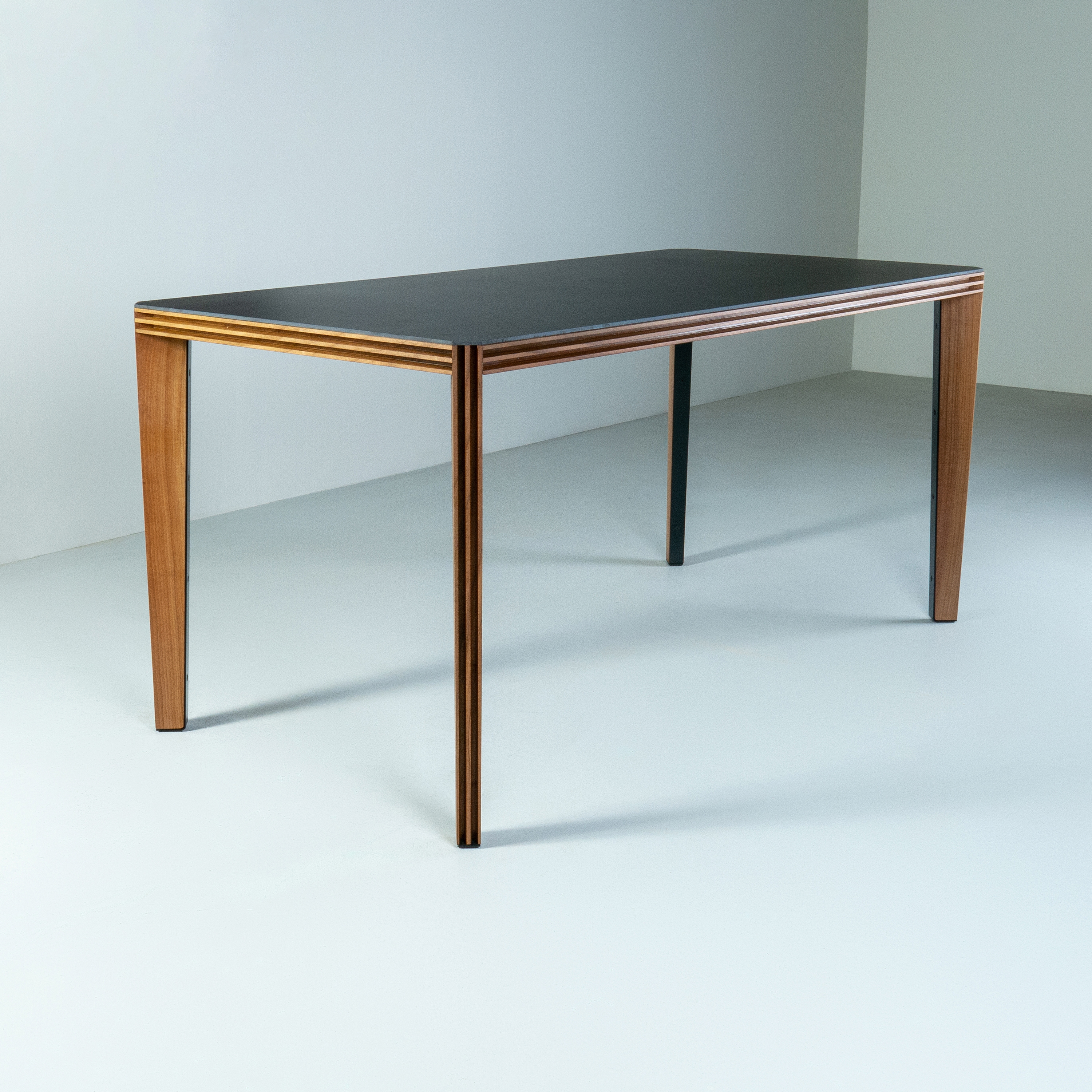 Mostrar el producto Culer dining table del fabricante Hookl und Stool