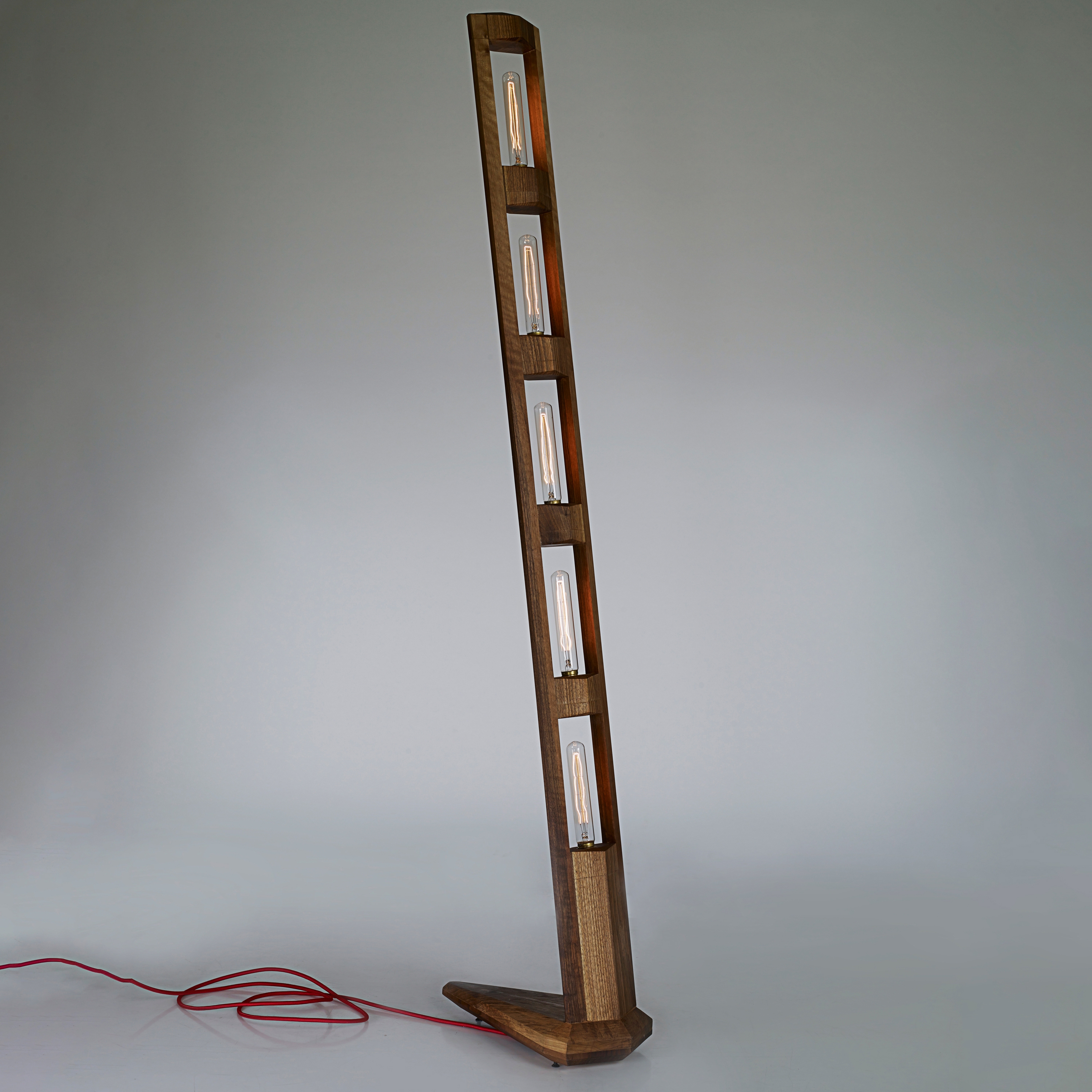 Mostrar el producto Totem floor lamp del fabricante Hookl und Stool