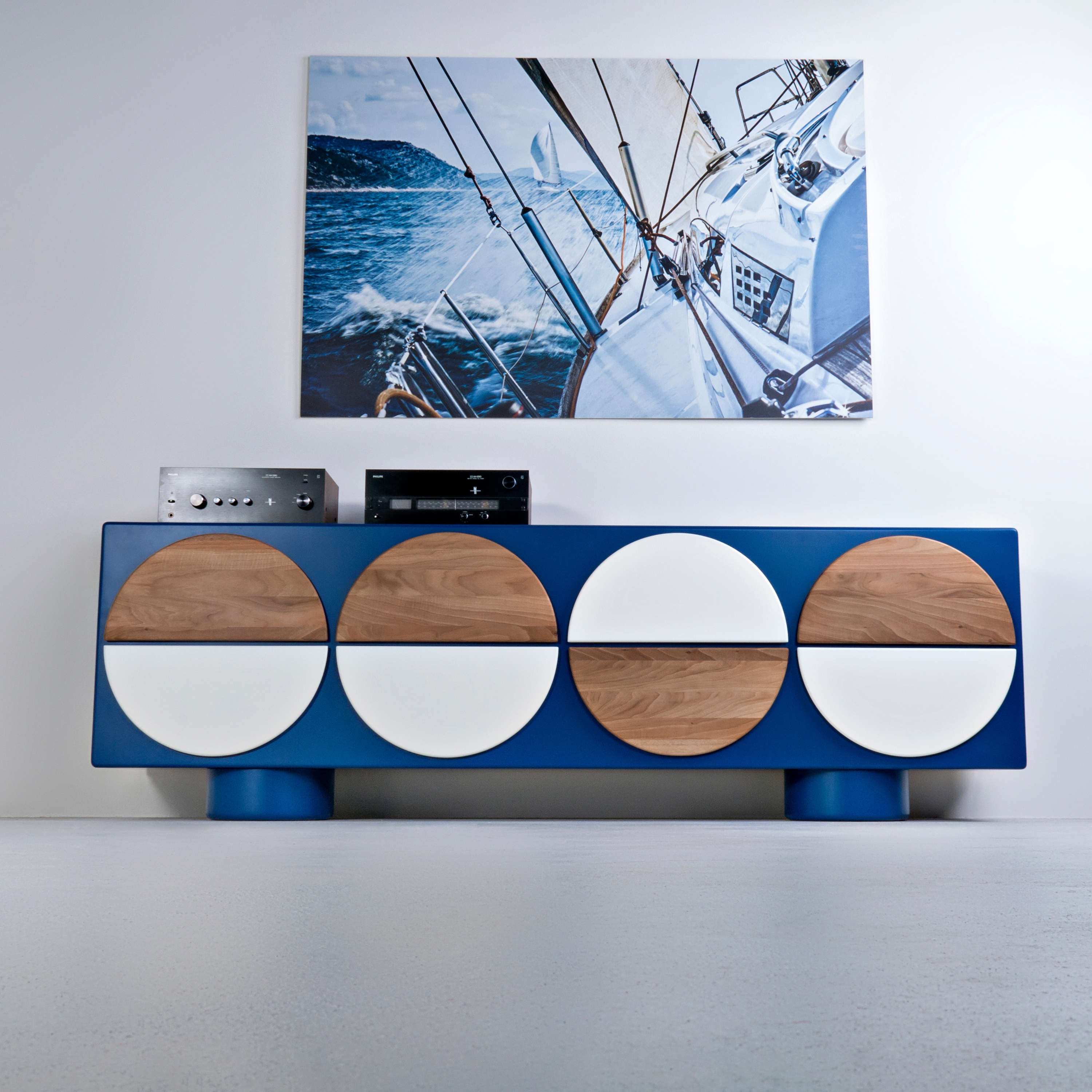 Produkt Marin side board des Herstellers Hookl und Stool anzeigen