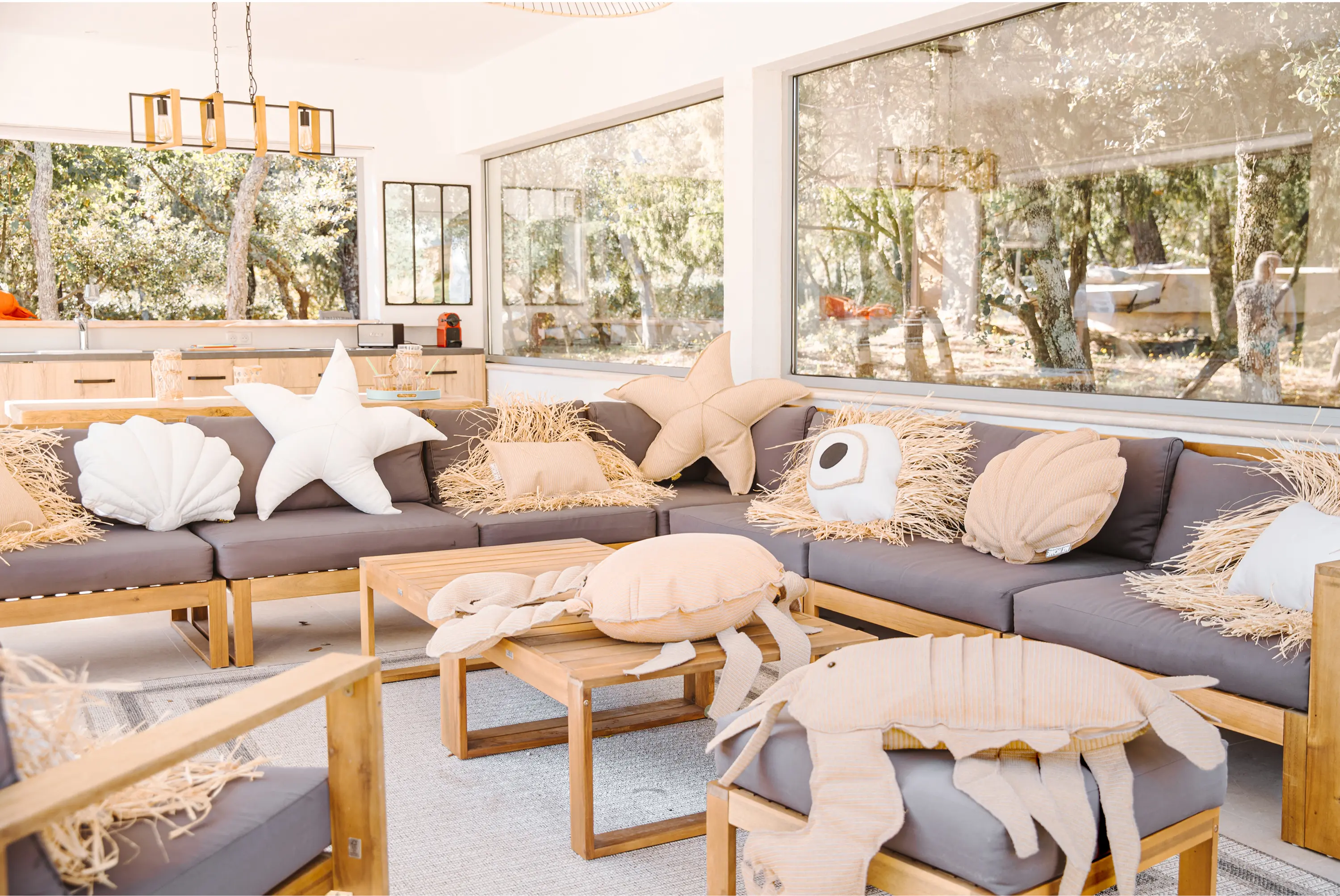 MX HOME - XL poufs and cushions | Raffia effect cushion with bangs - Outdoor