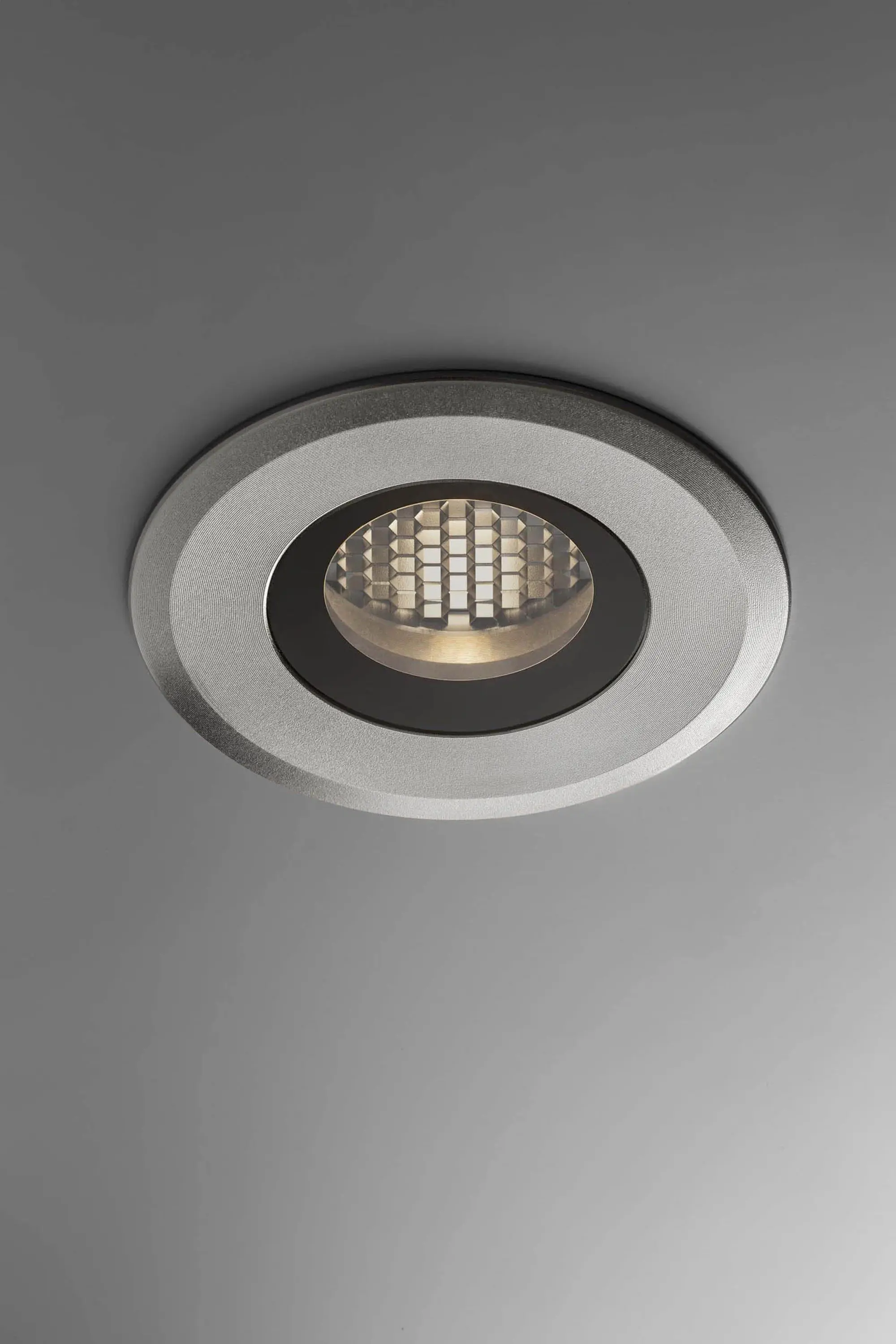 OLEV - Maxi Dot Down Light