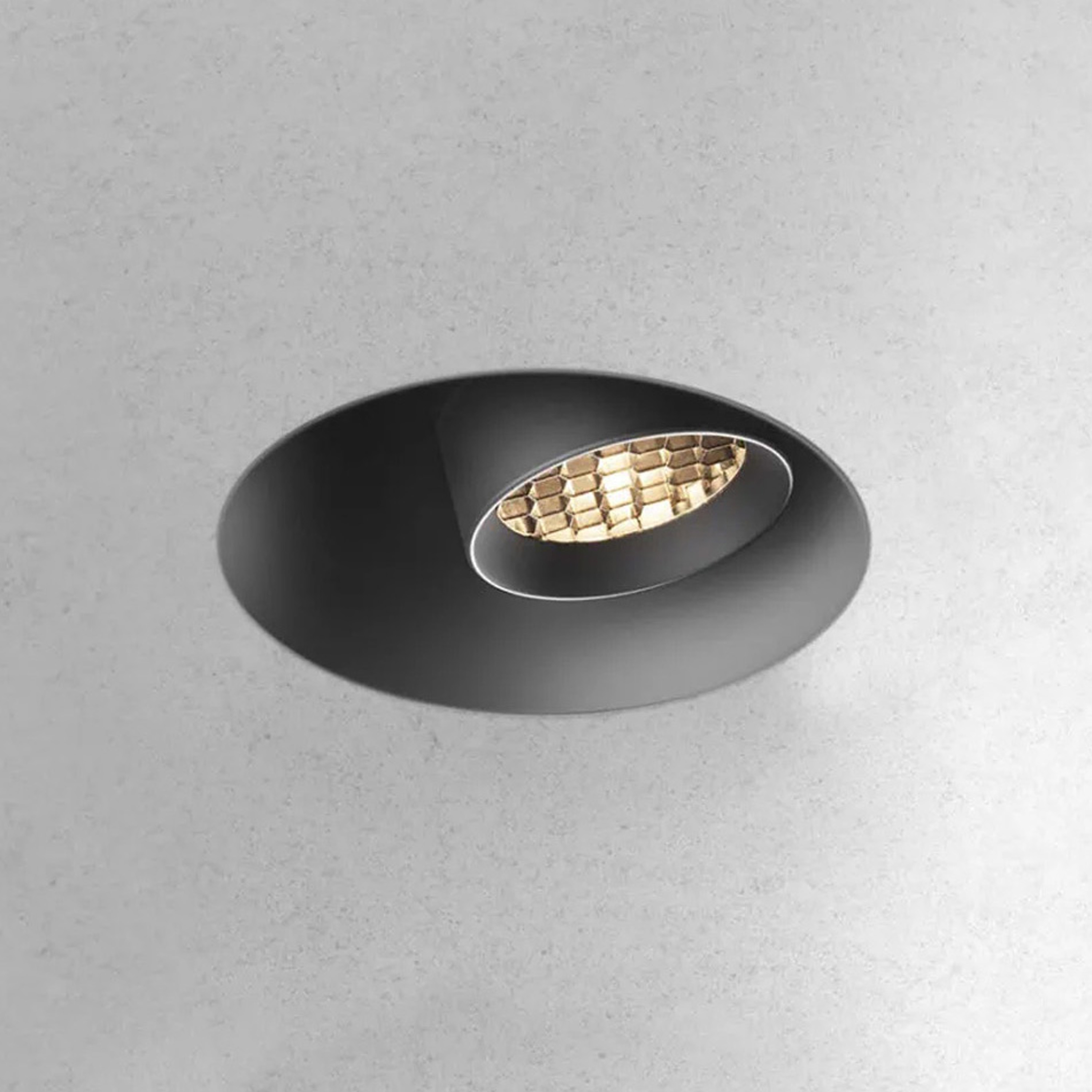 Display product Tiny Adjustable Ghost from manufacturer OLEV
