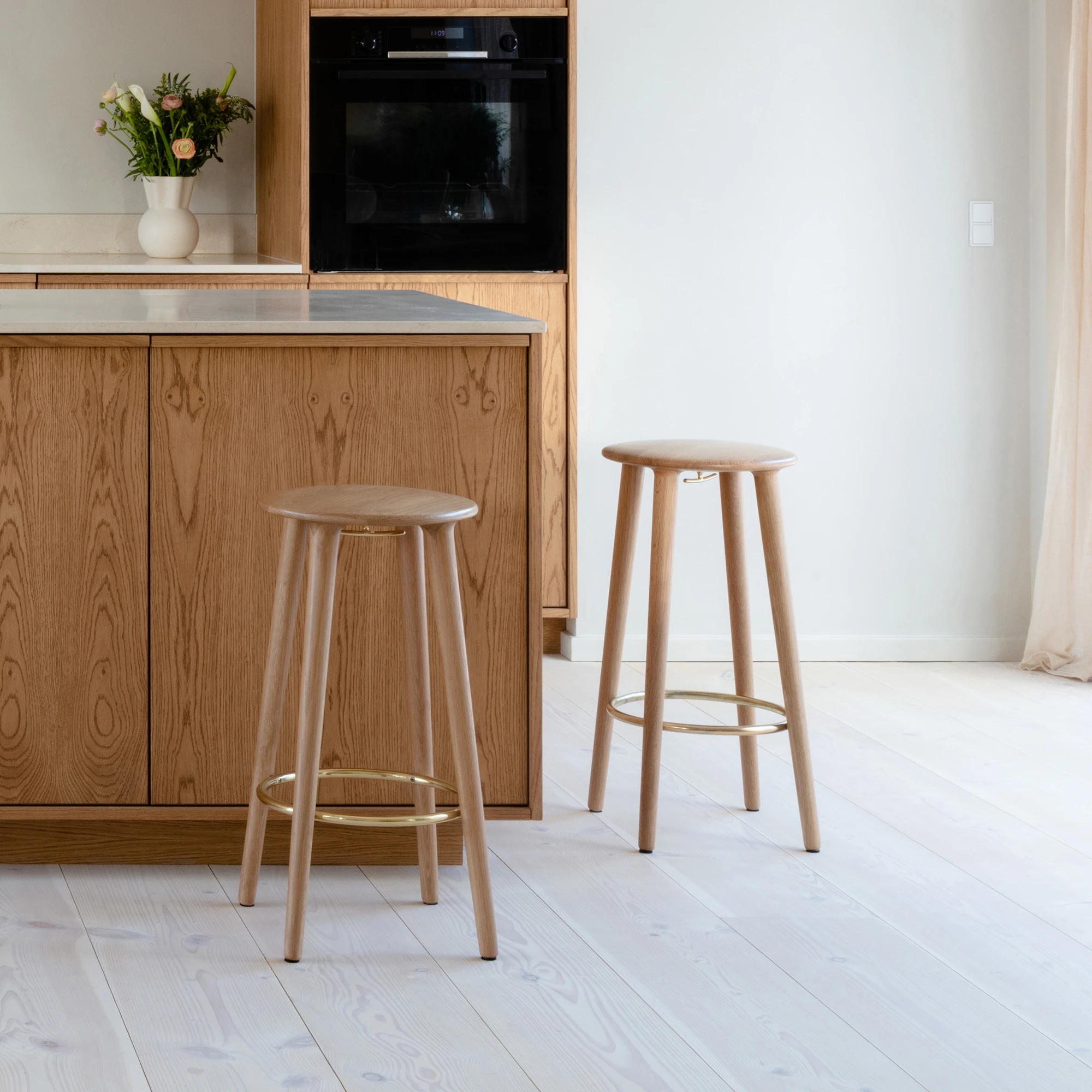 STOOLS