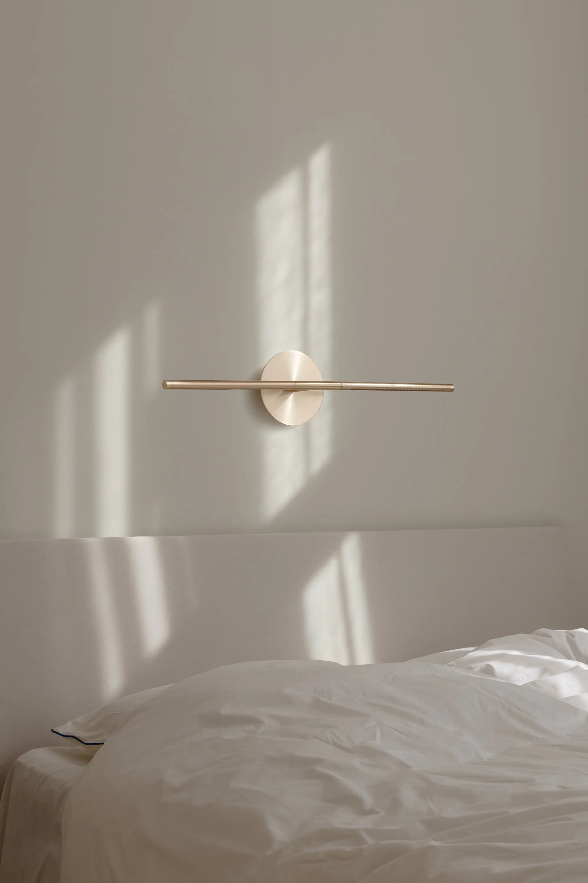 UMAGE - Omni | wall lamp, brass