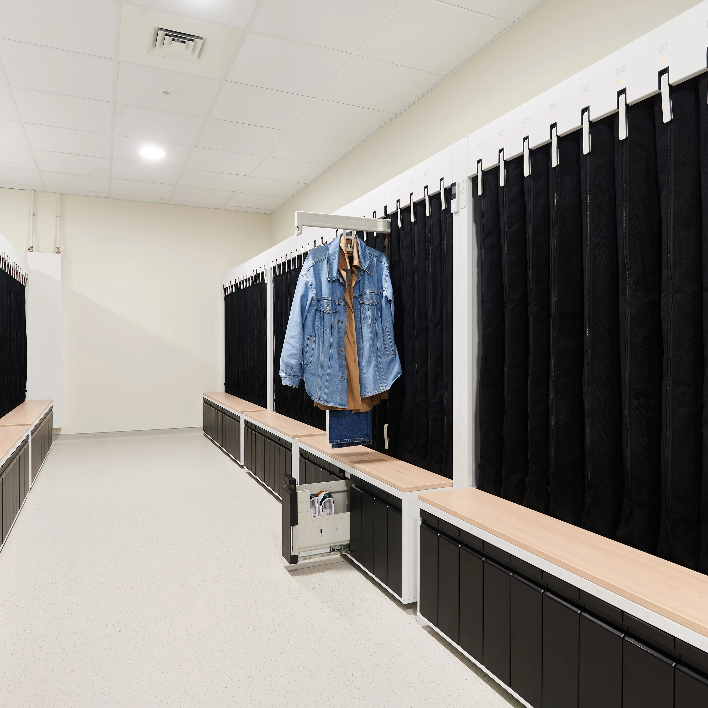 SYSTÈME DE VESTIAIRES