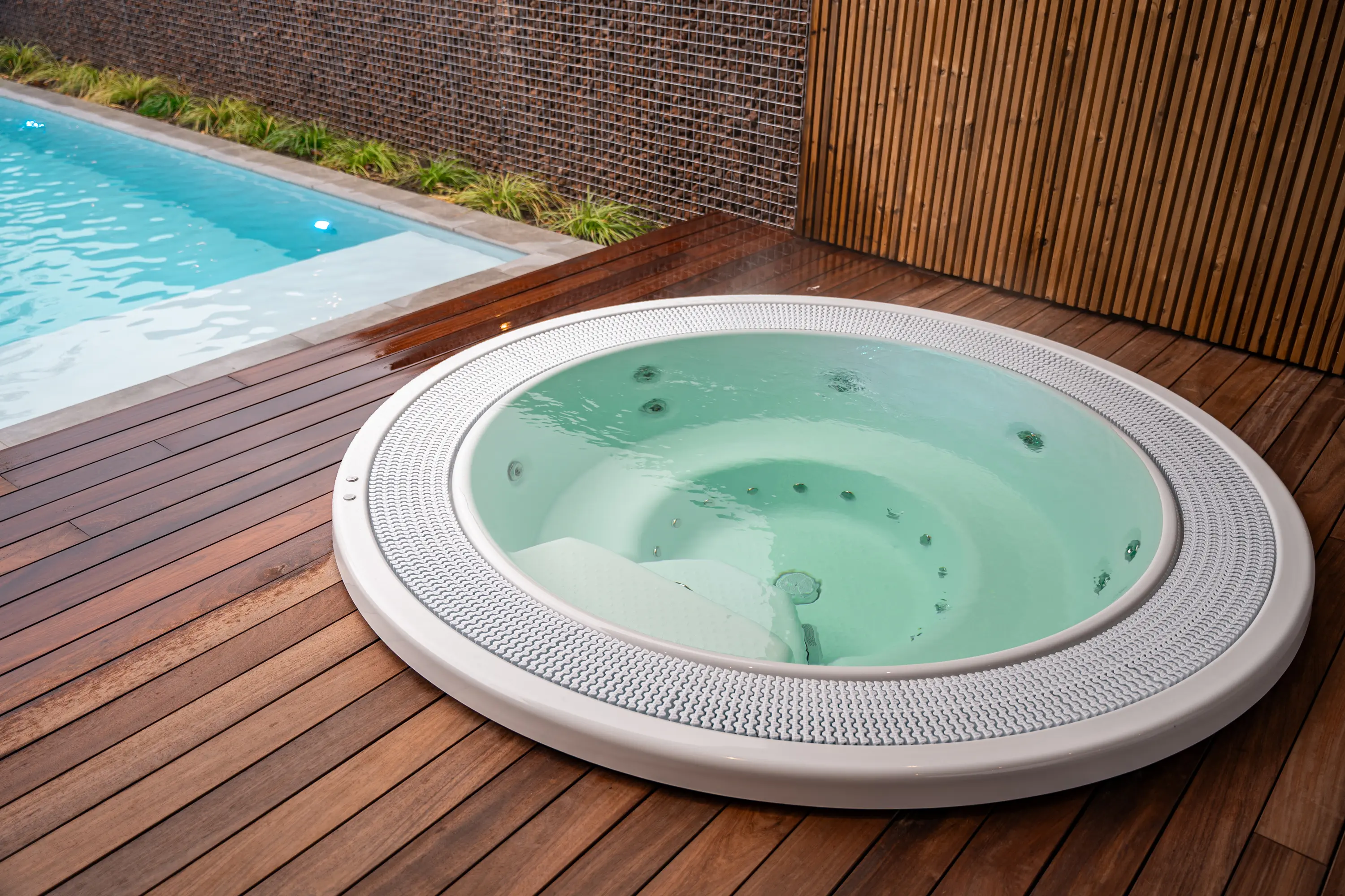Alpha Wellness Sensations - Spa Chaleur Pro Round