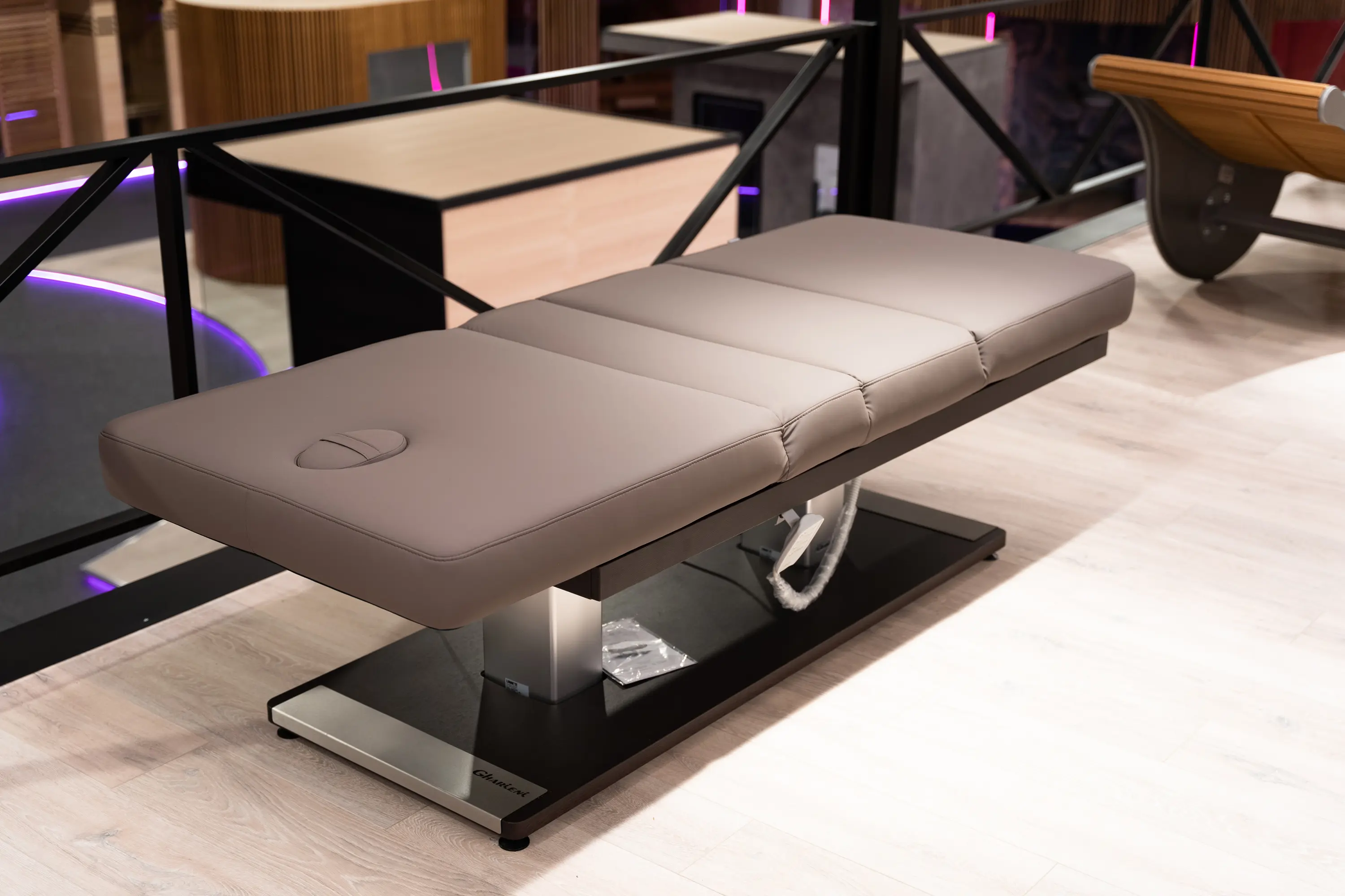Alpha Wellness Sensations - Spa Table