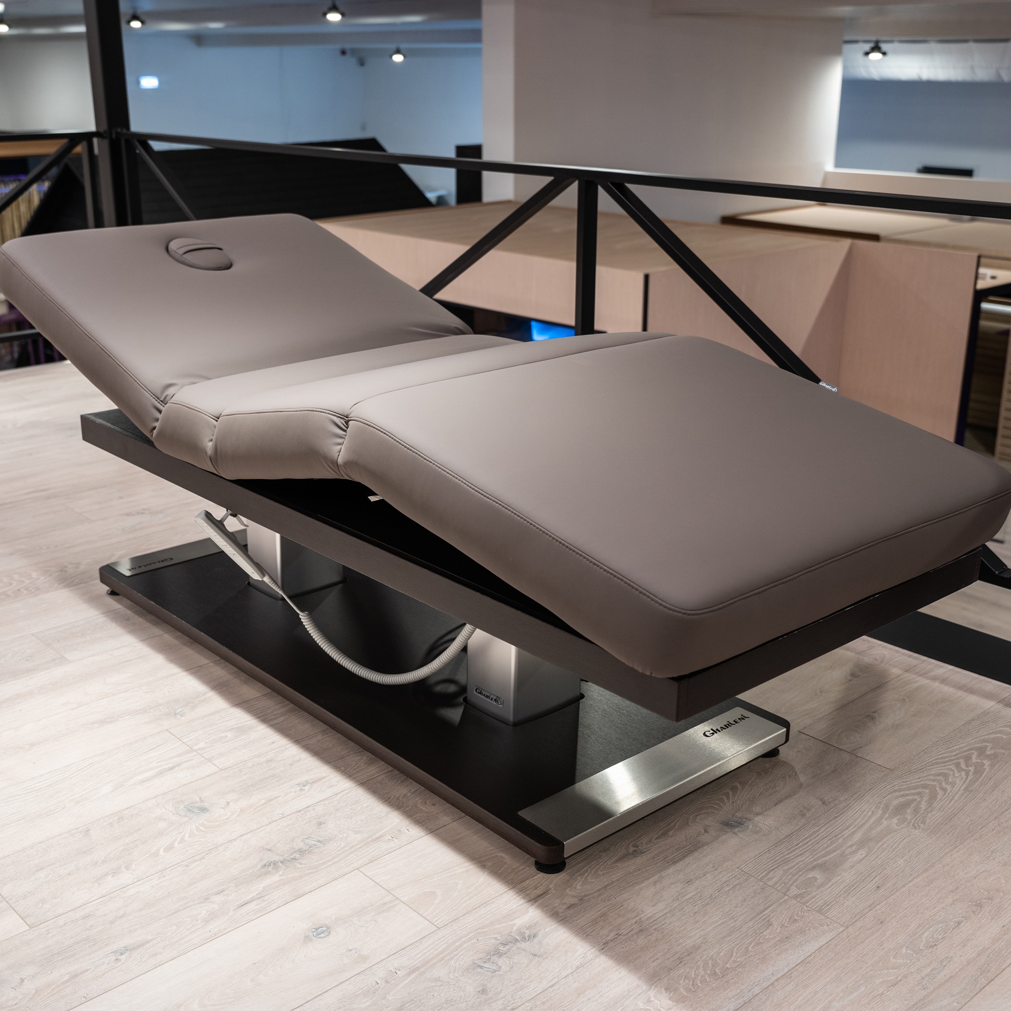 Mostrar el producto Spa Table del fabricante Alpha Wellness Sensations