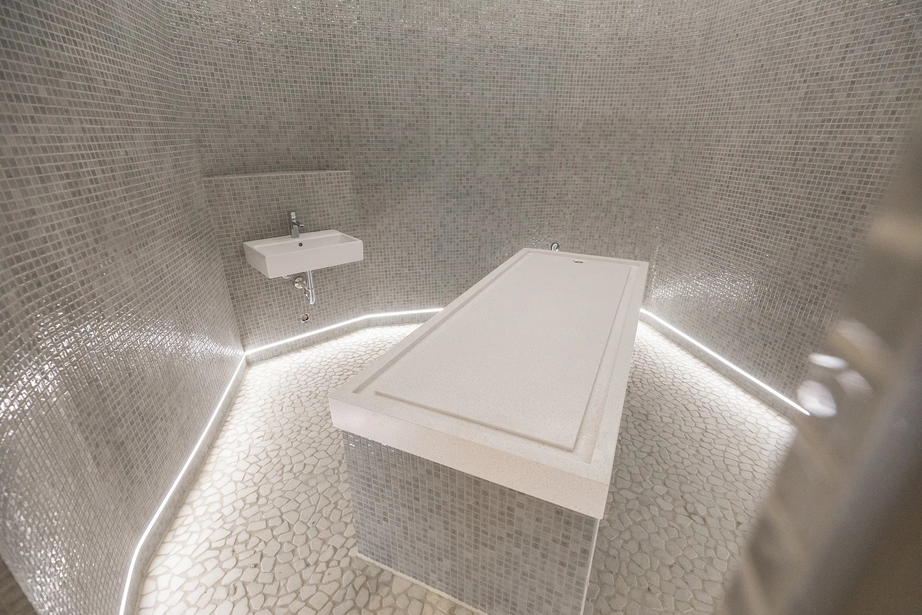 Alpha Wellness Sensations - Treatment Table