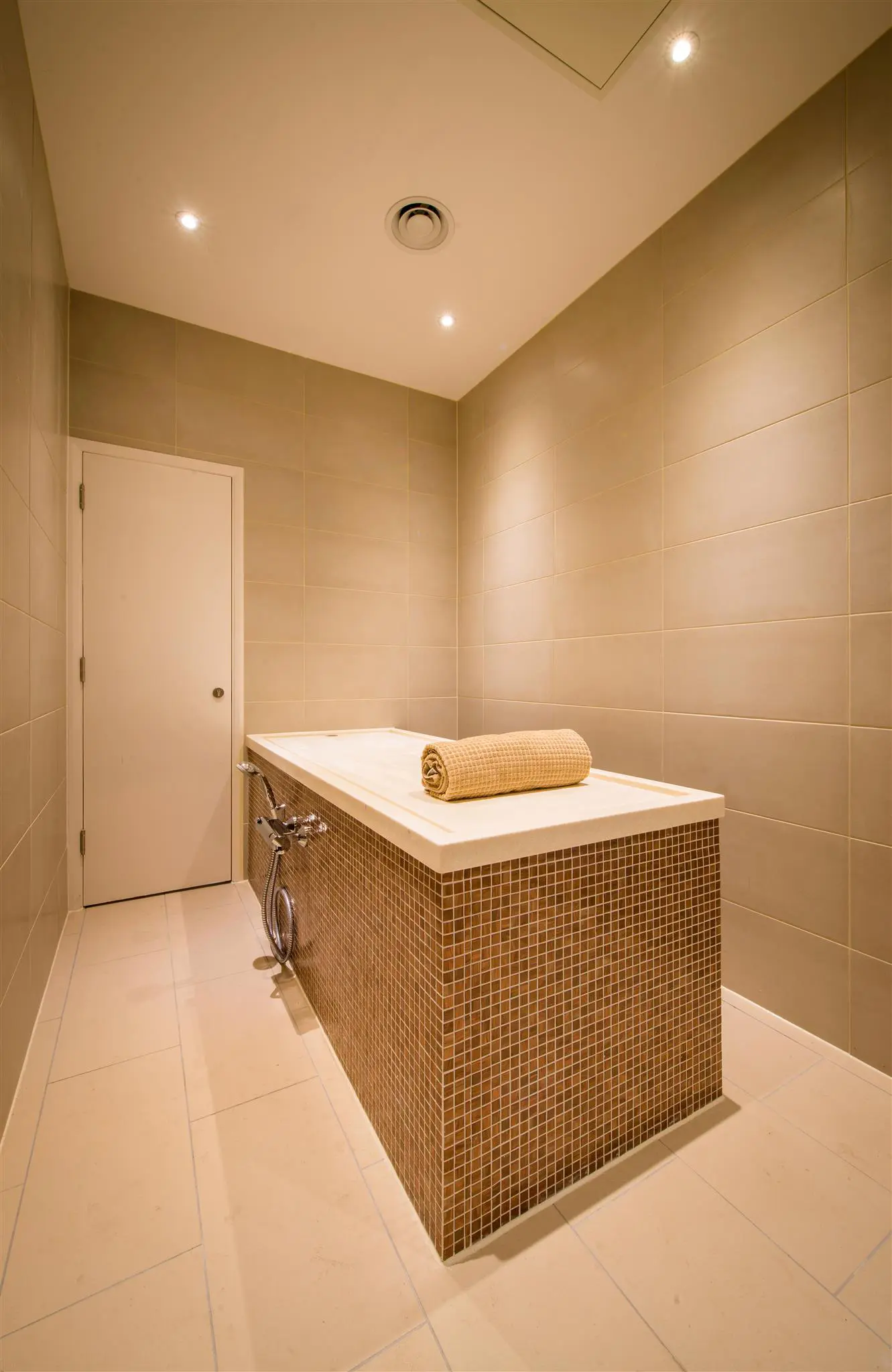 Alpha Wellness Sensations - Treatment Table