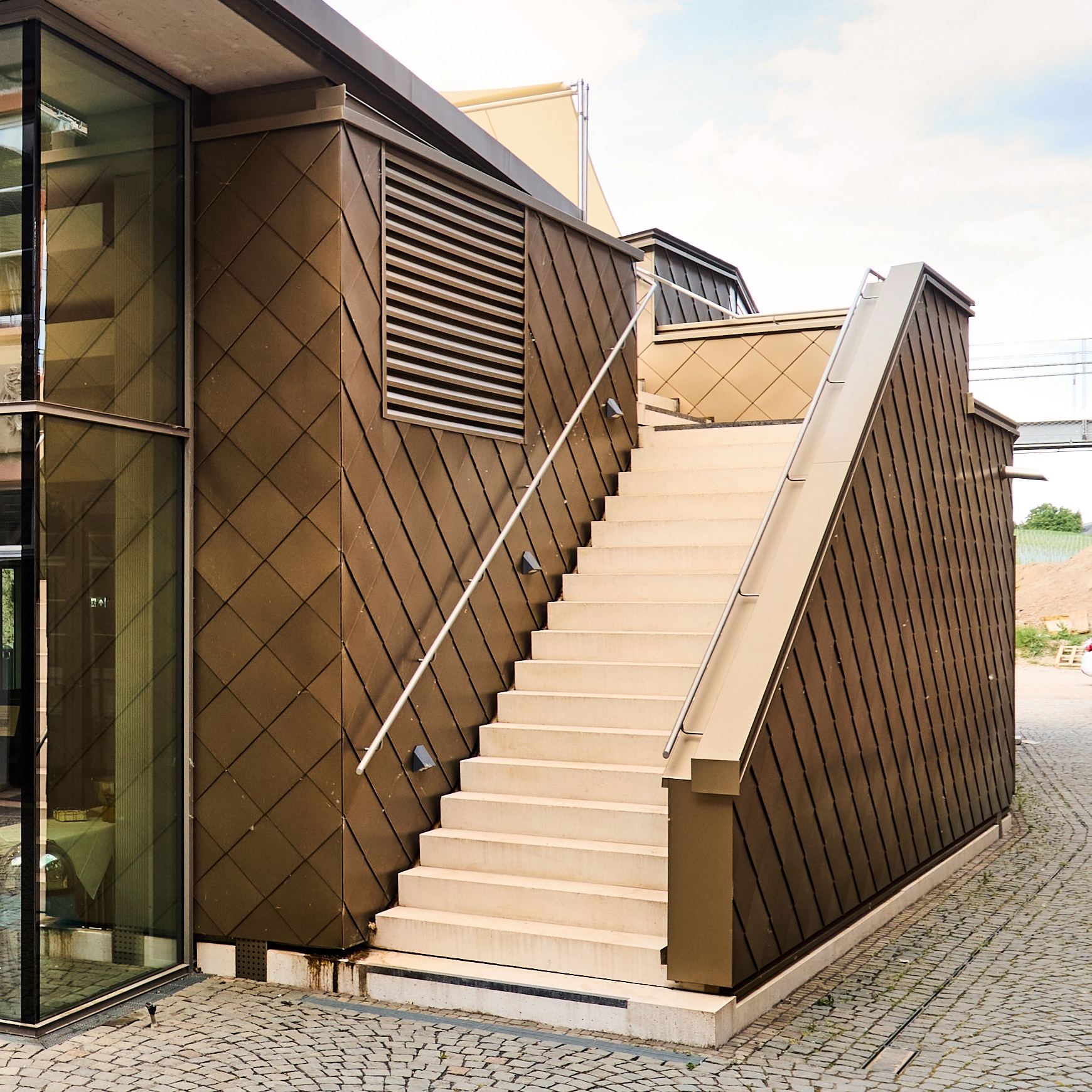 Display product Standing Seam & Shingle Metal Facade from manufacturer Kalzip