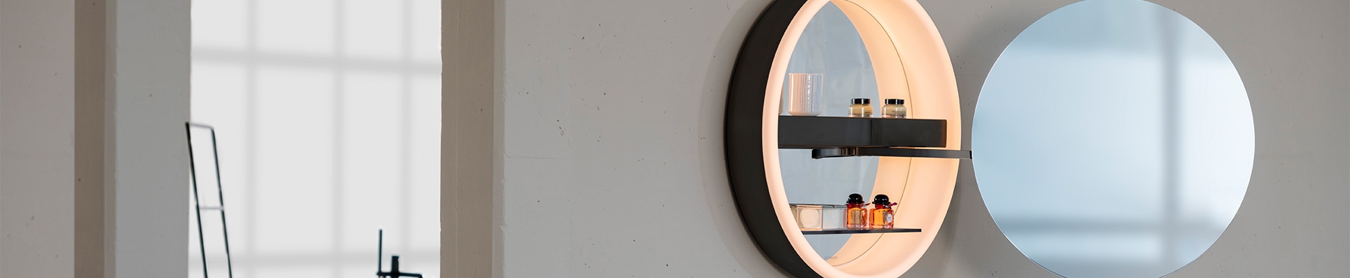 Discover the world of manufacturer Schneider