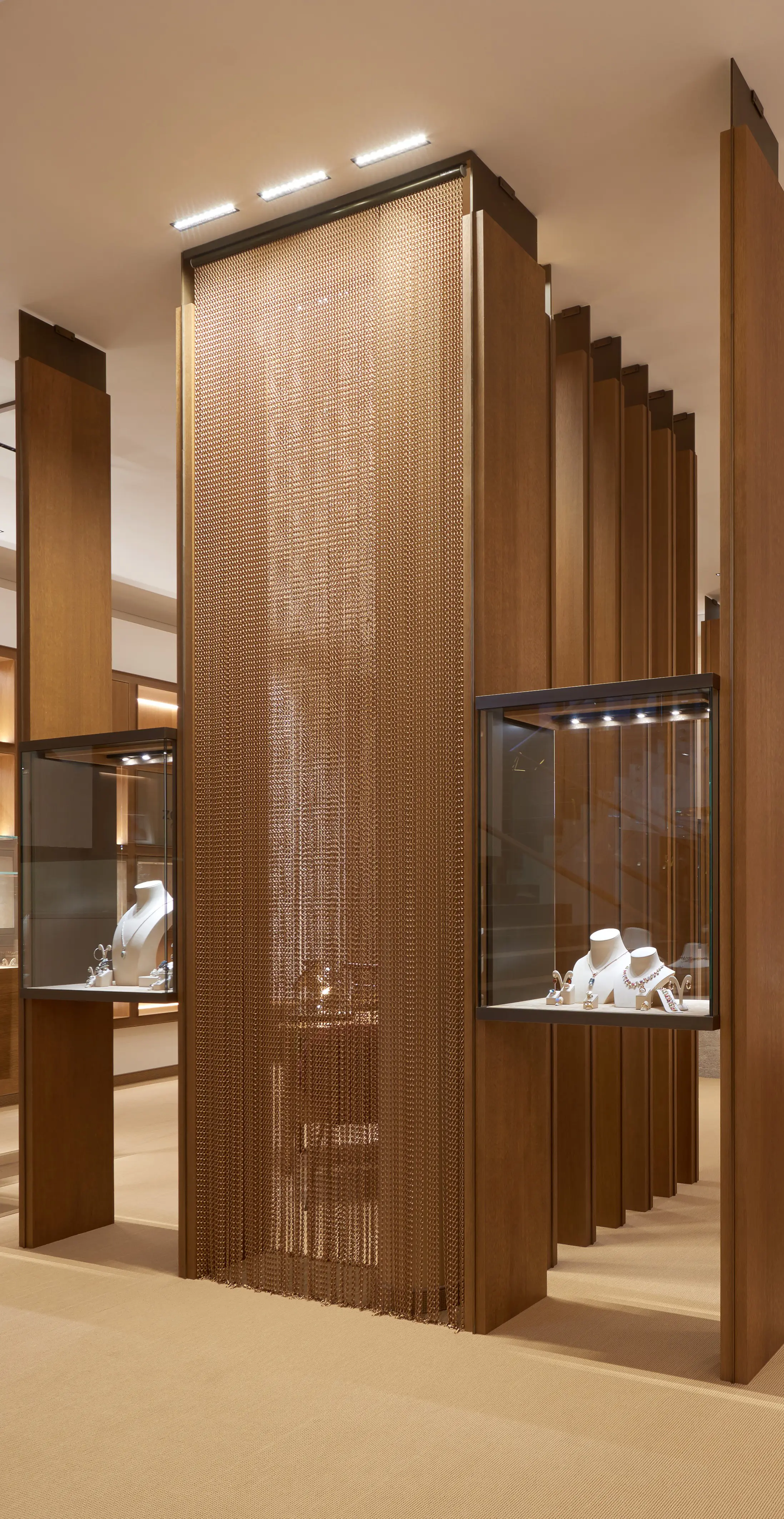 barth  - Suspended Showcases