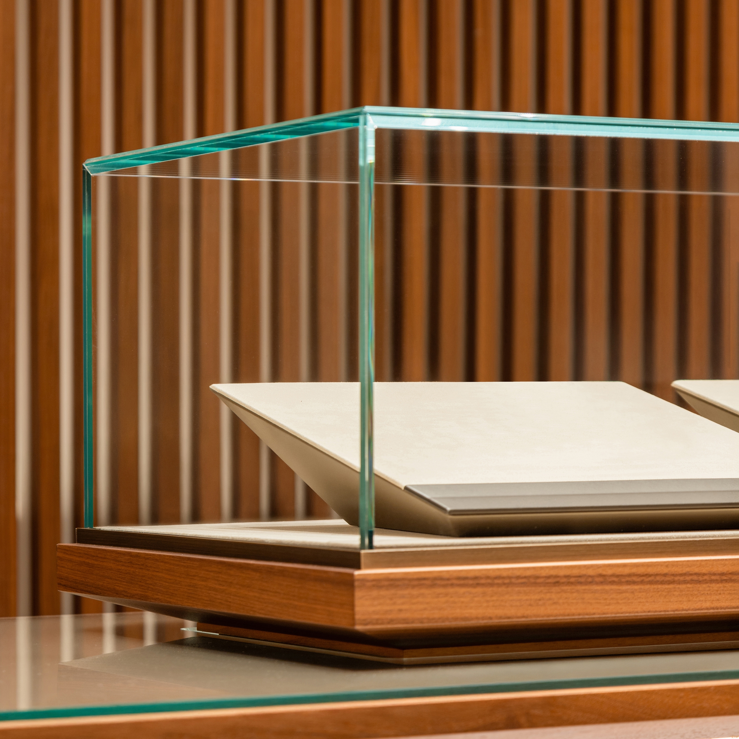 Display product Countertop Display Case from manufacturer barth 