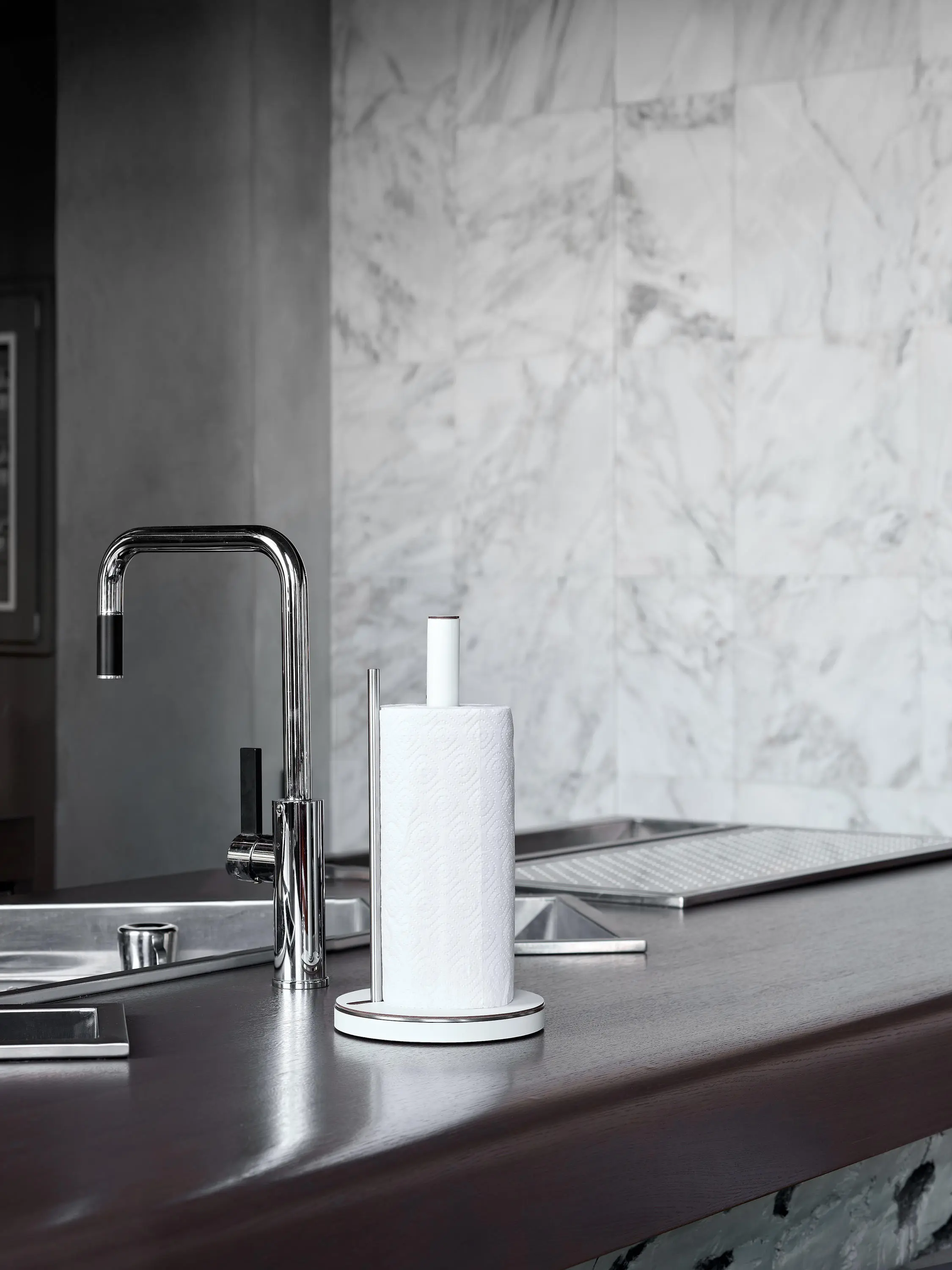 ADJ Style - Kitchen roll Holder