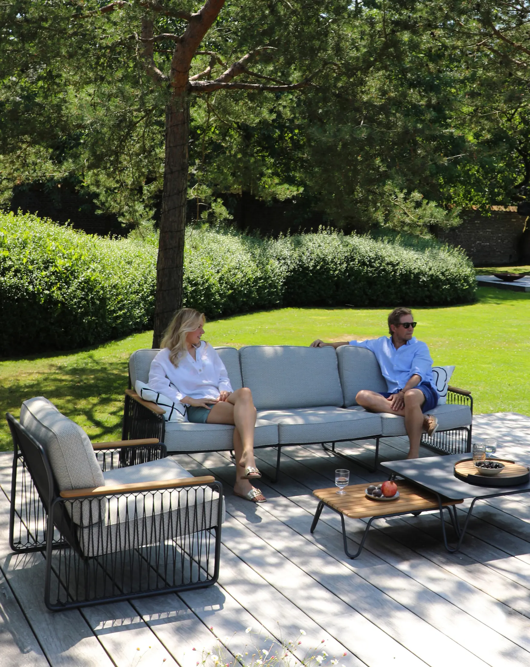 Design Pergola - Nina Corner Unit, Low Back