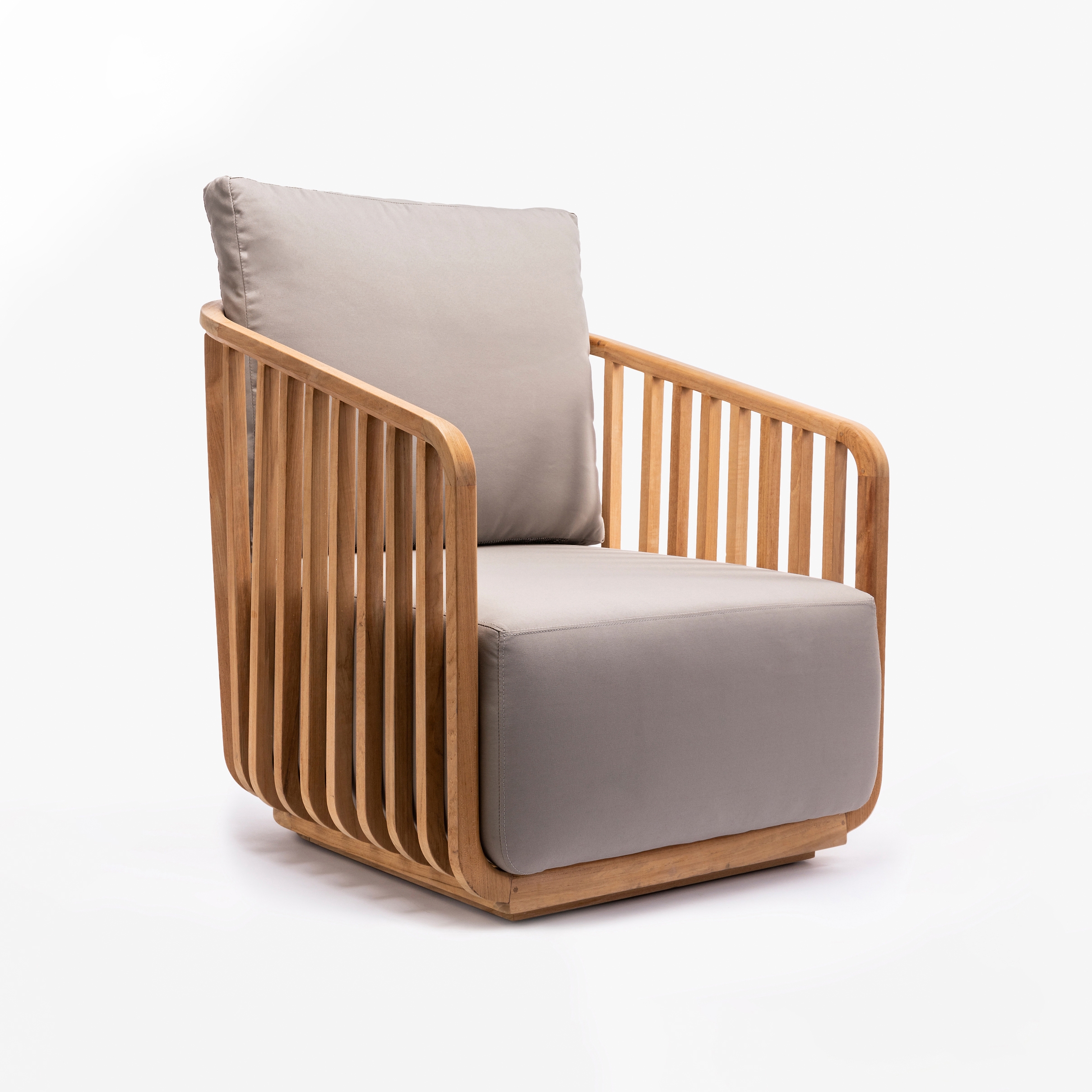 Display product Alvin Lounge Chair - Naturalteak - Taupe from manufacturer Design Pergola