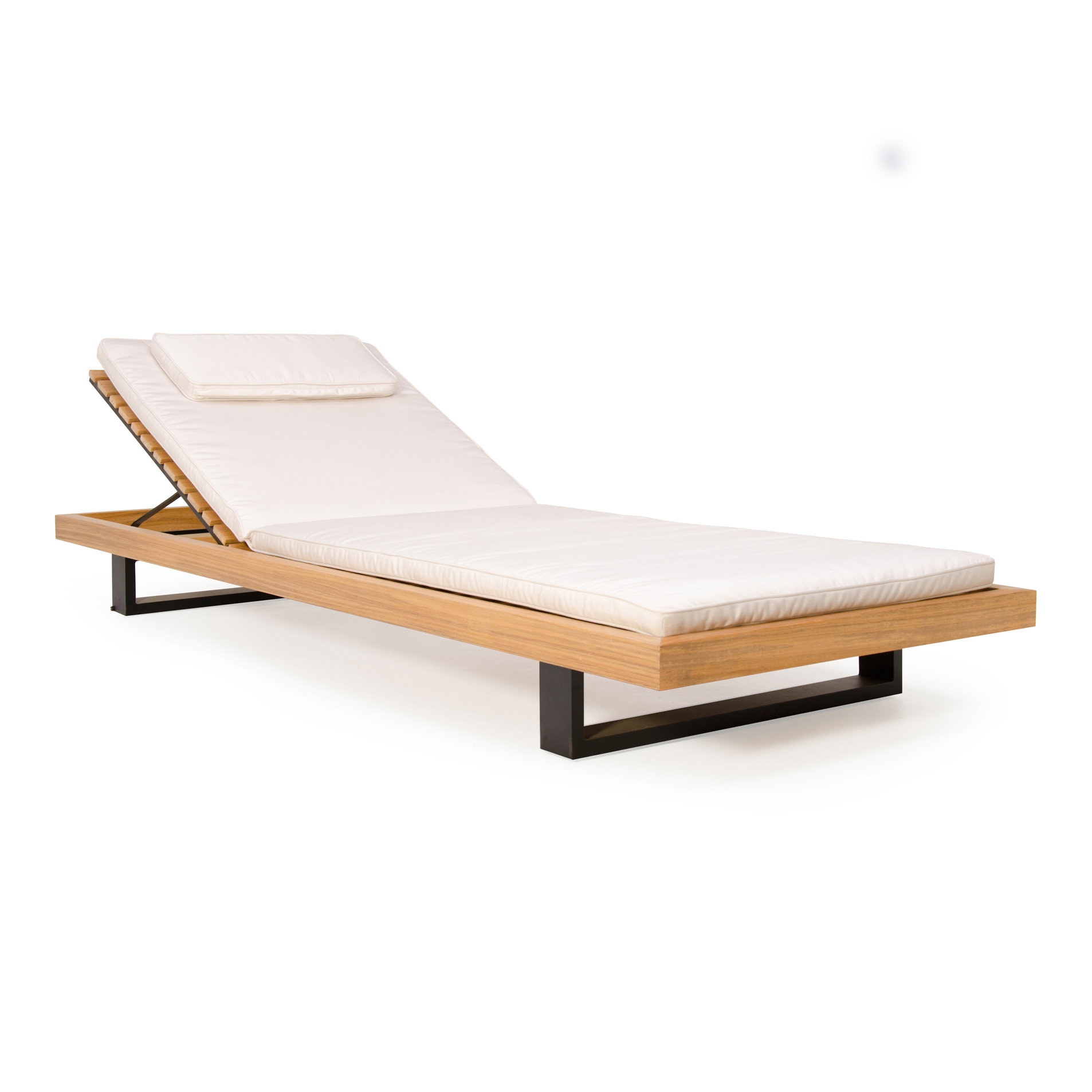Display product Lido Teak Lounger from manufacturer Design Pergola