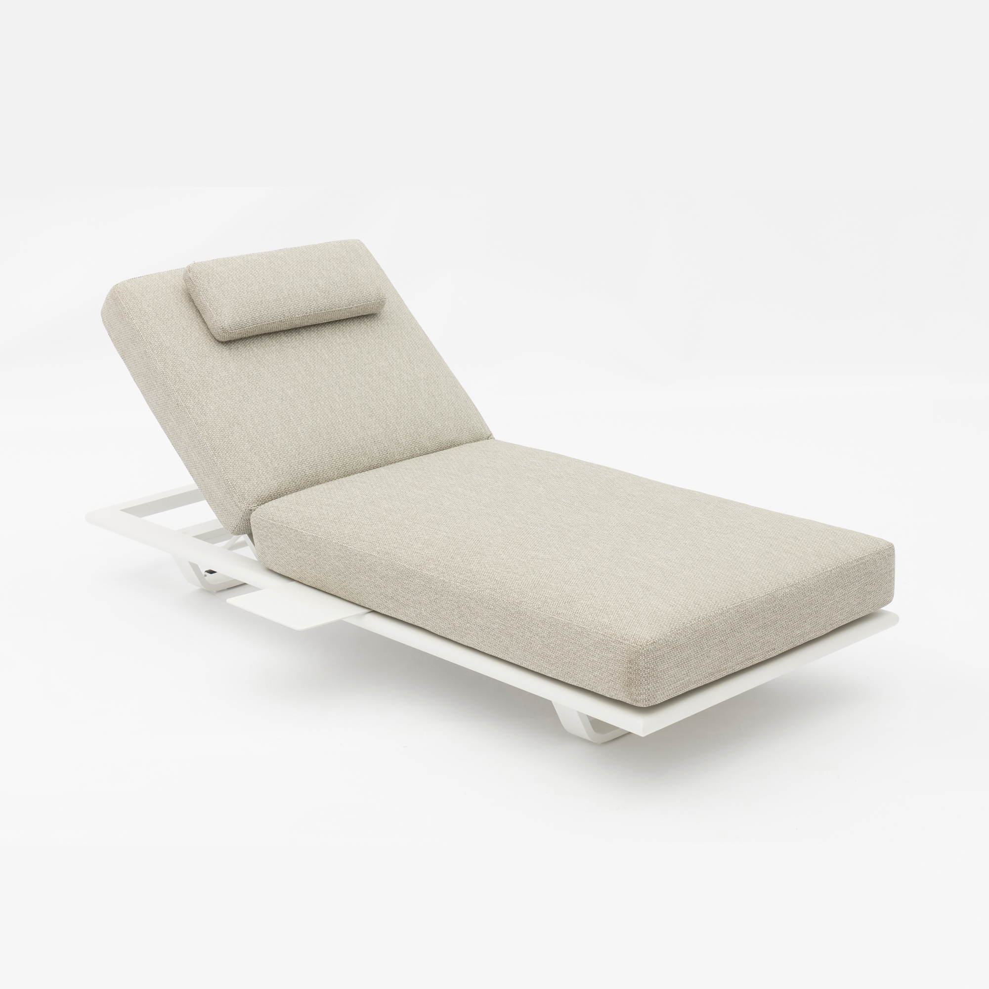 Display product Spa Sunlounger, White Frame from manufacturer Design Pergola