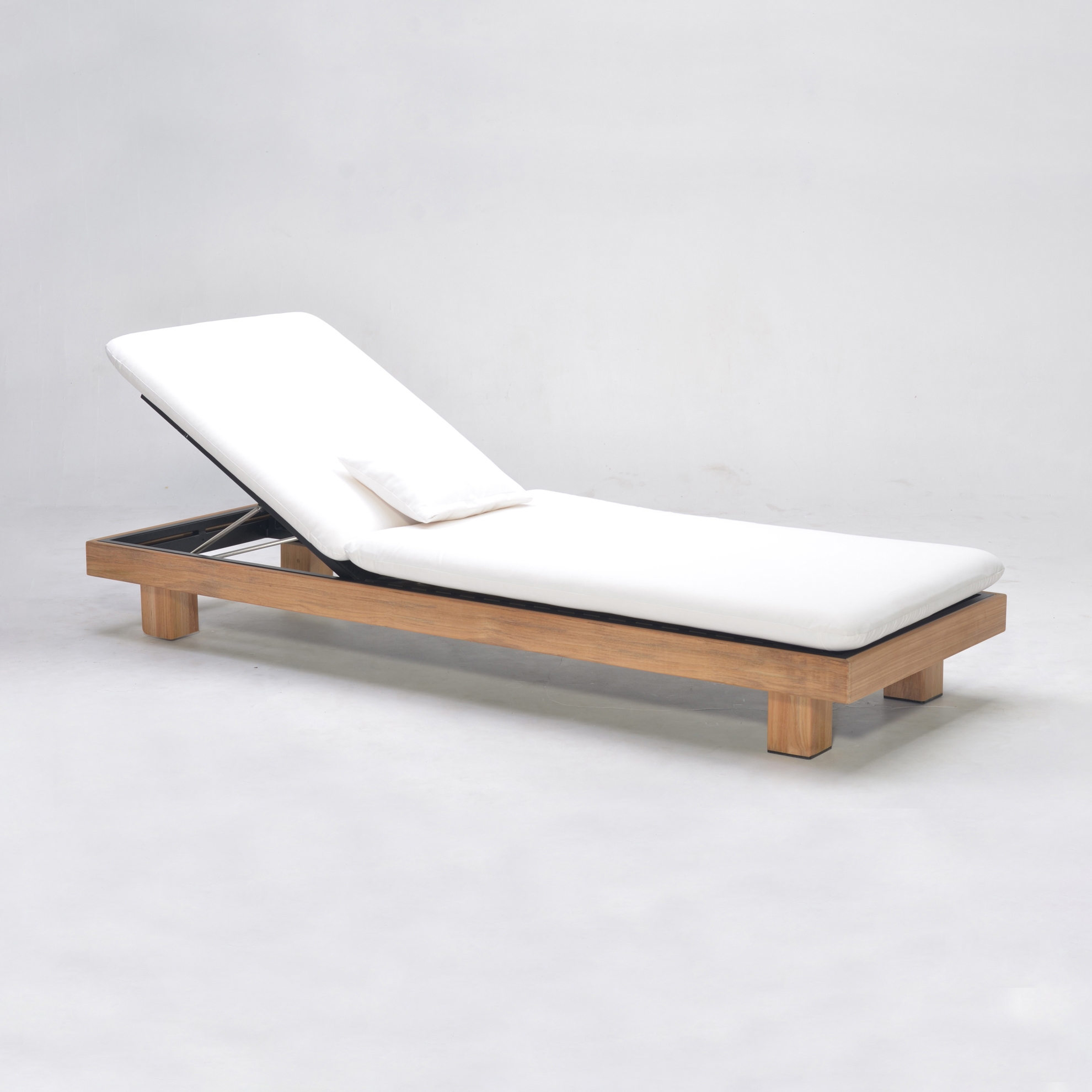 Tapa Lounger