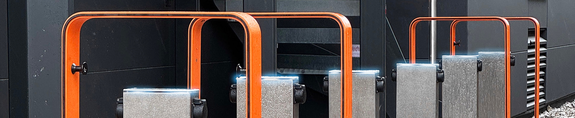 Entdecke die Welt des Herstellers AttiaDesign