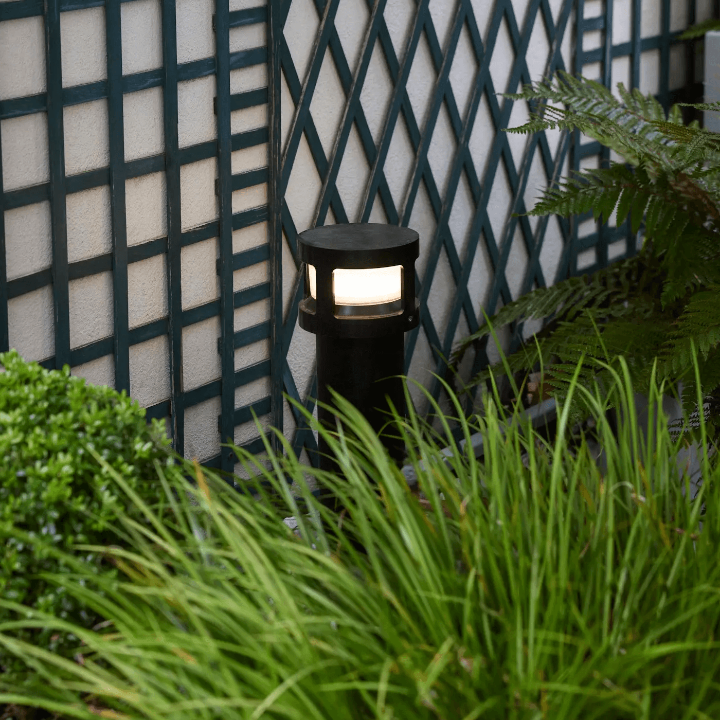 Display product Mini exterior walkway lamp from manufacturer LVL - USA