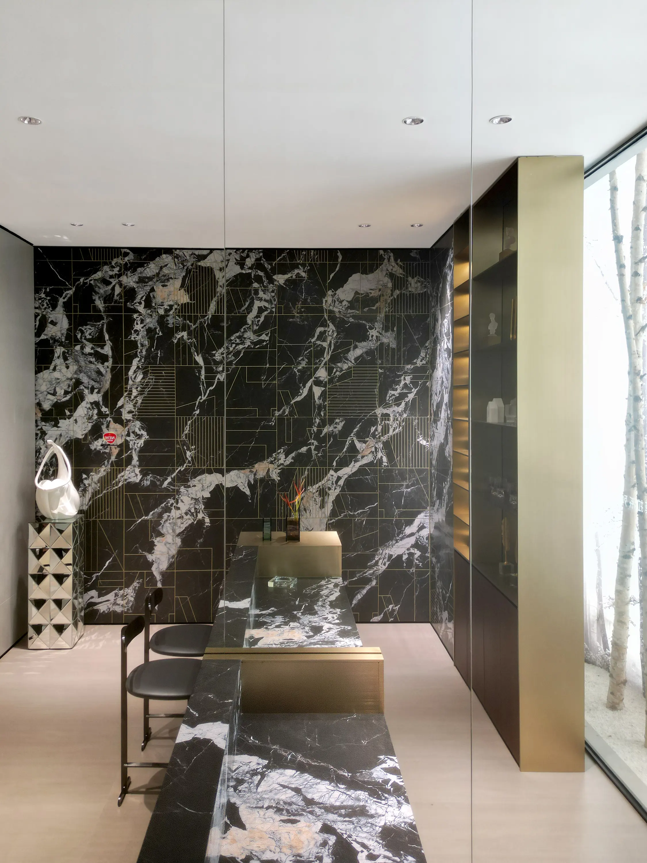 Kaolin Surfaces  - Nero Antico