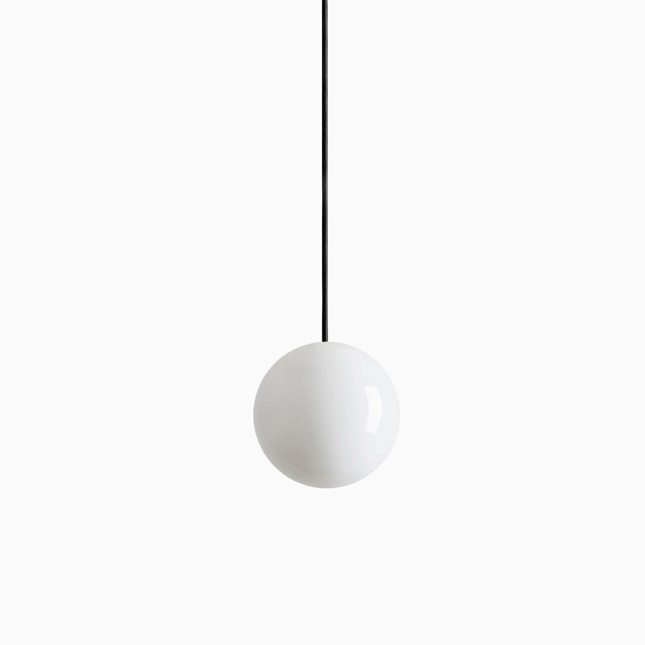 Mostra il prodotto BULB lamp - Ambient Lighting Glass Sphere del produttore MOR Design