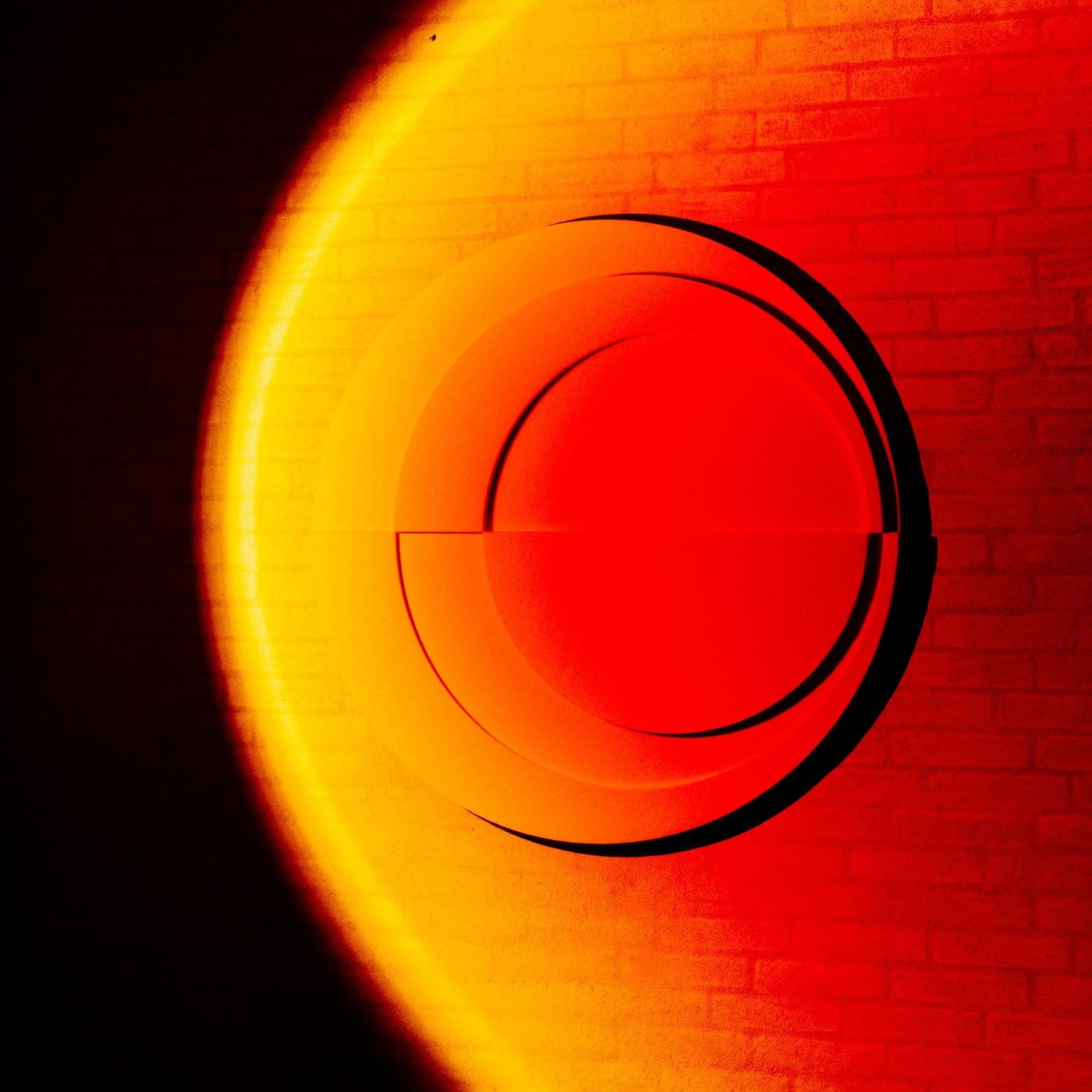 Display product Arturel x Mandalaki | Eclipse set (Artwork + Halo Evo 2 Lamp) from manufacturer Arturel HQ